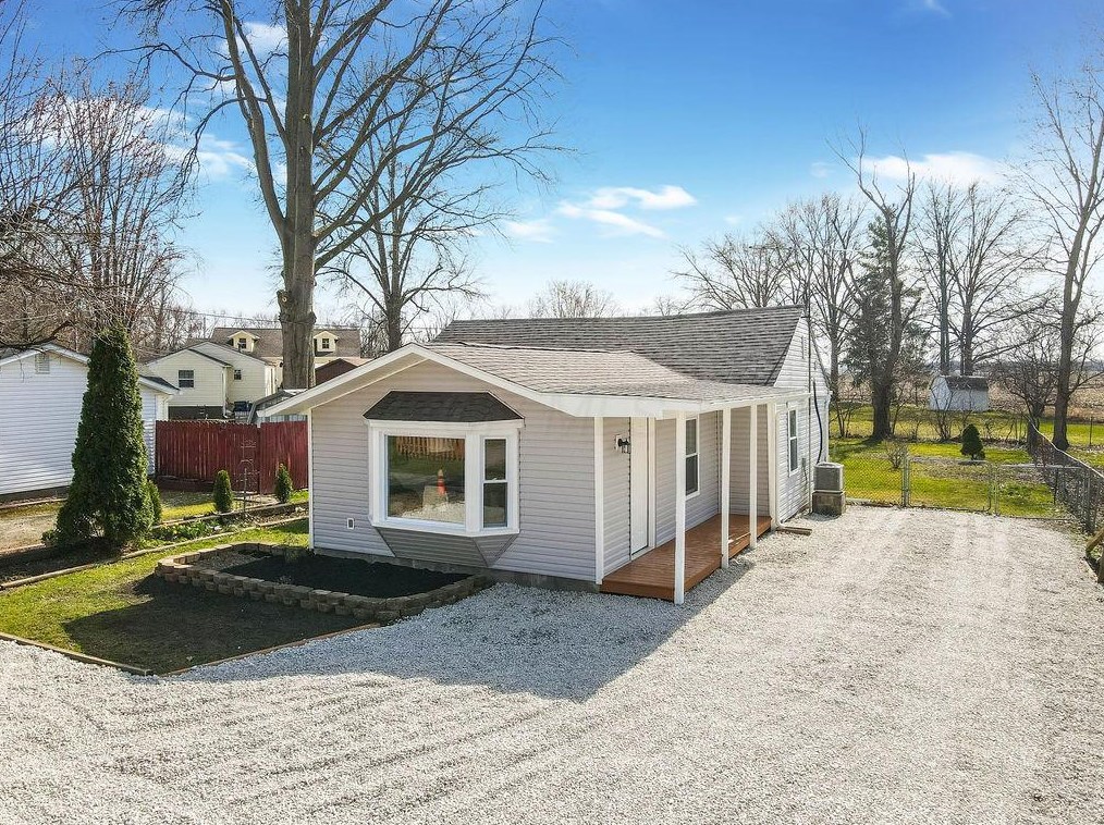 103 W 1st Ave, Hebron, OH 43025