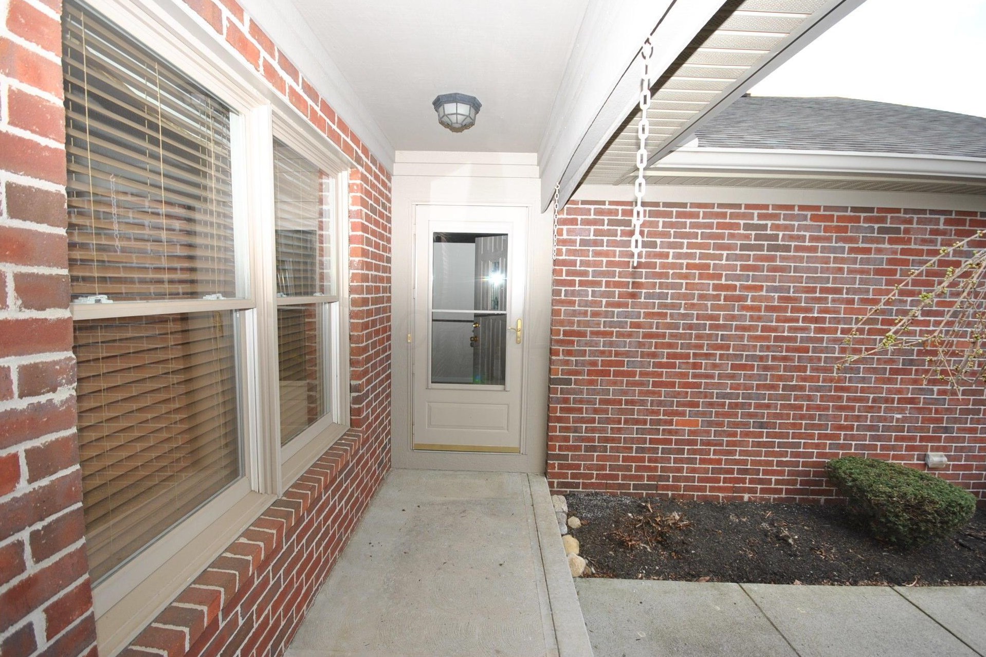 5578 Brighton Hill Ln, Dublin, OH 43016-1529