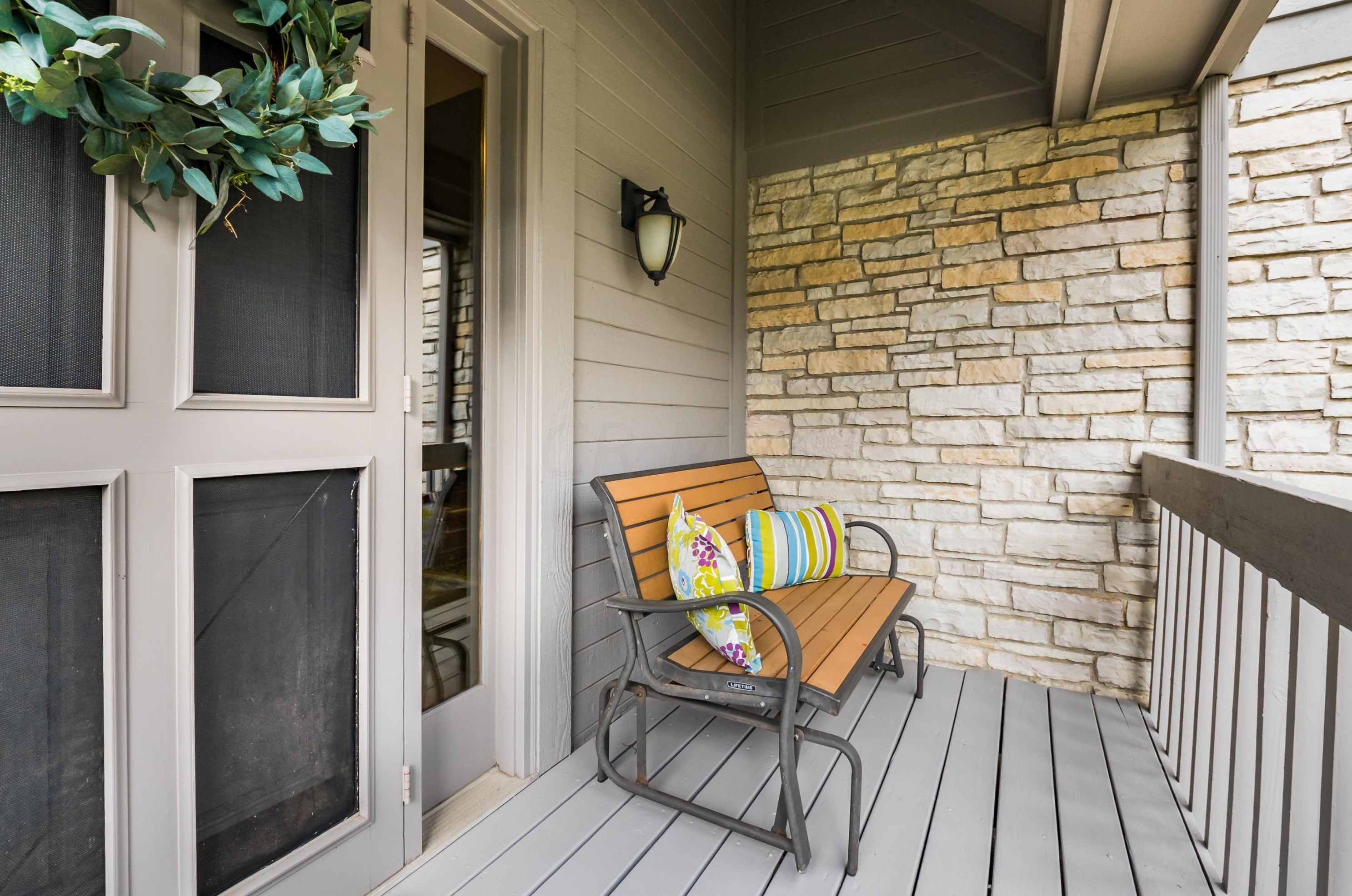 1202 Springtree Ln, Westerville, OH 43081-1973