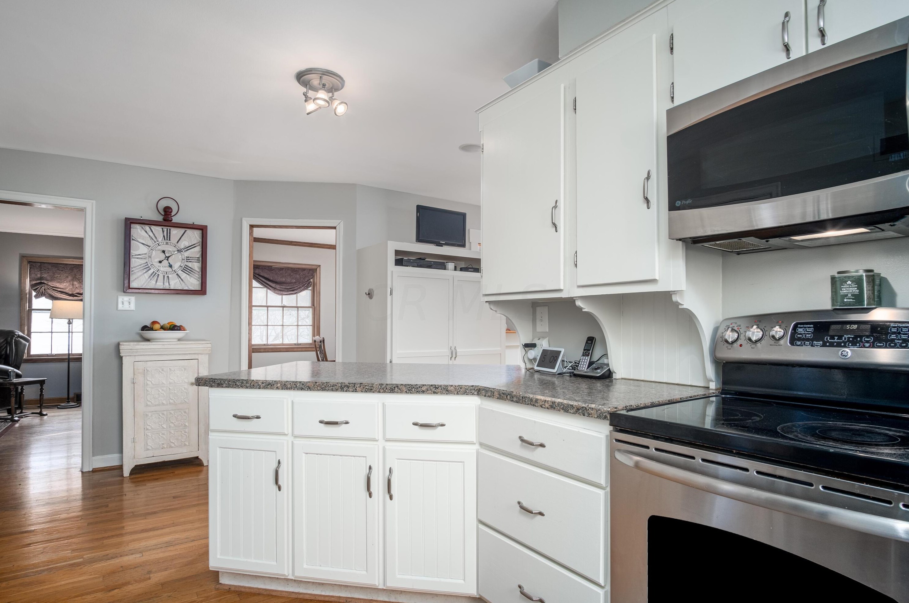 2579 Berwyn Rd, Columbus OH 43221-3205 exterior