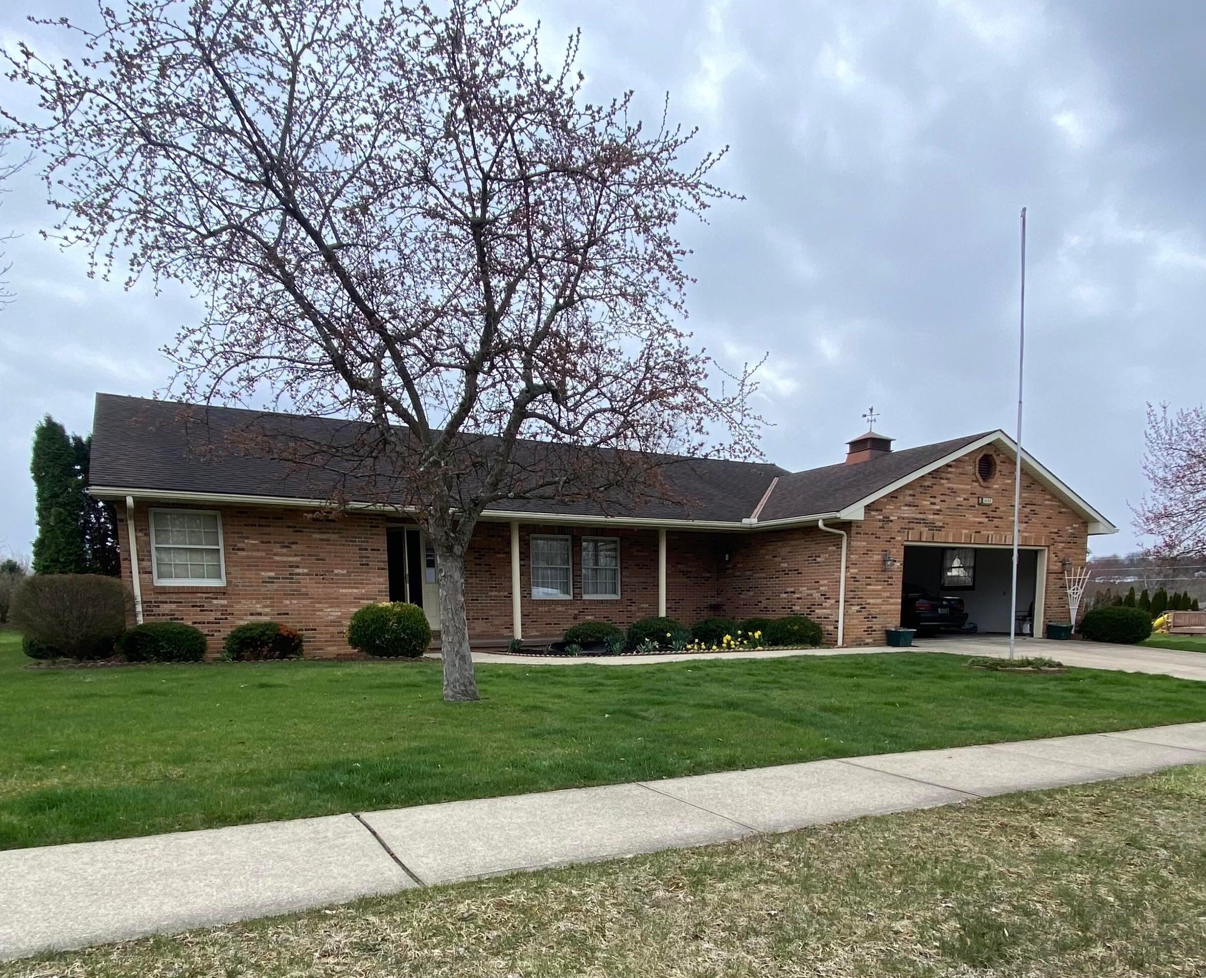 1640 Lexington Dr, Lancaster, OH 43130-1213