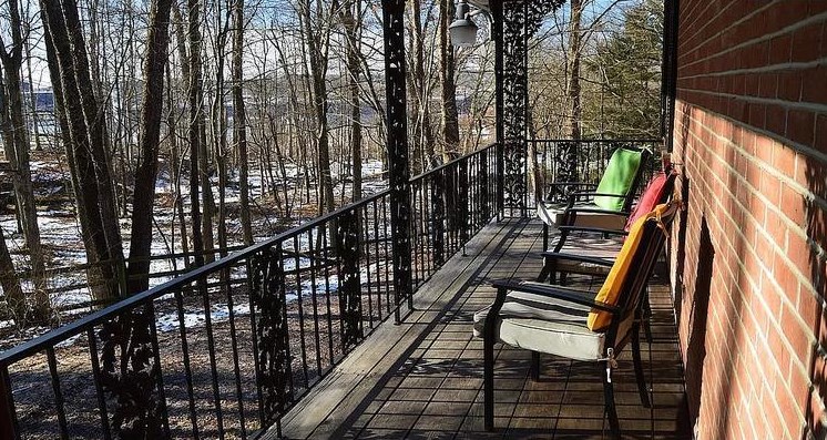 1387 Orchard Park Rd, Mansfield OH  44904-1316 exterior