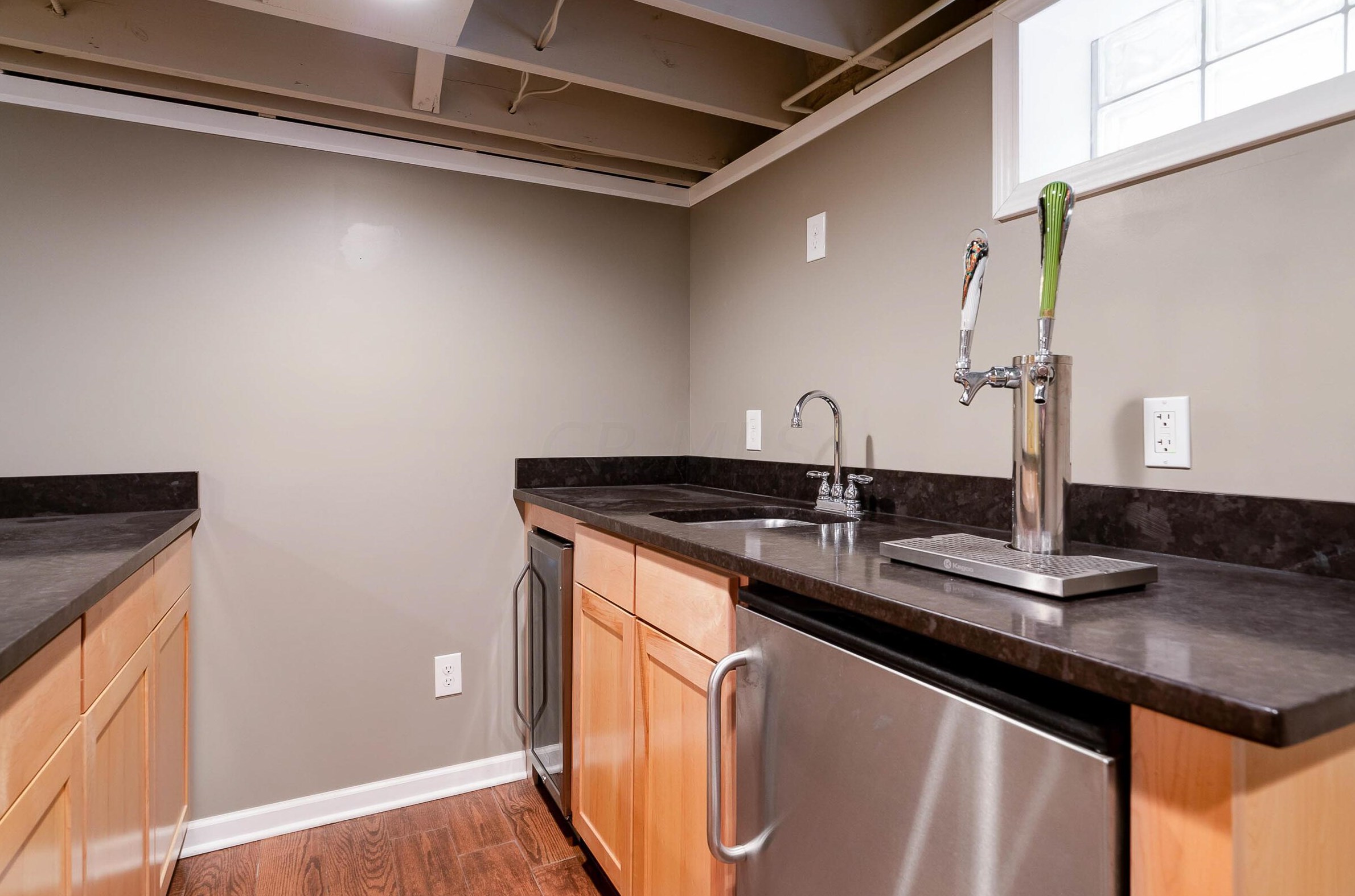 1052 2 Ave, Columbus OH 43201-3761 exterior