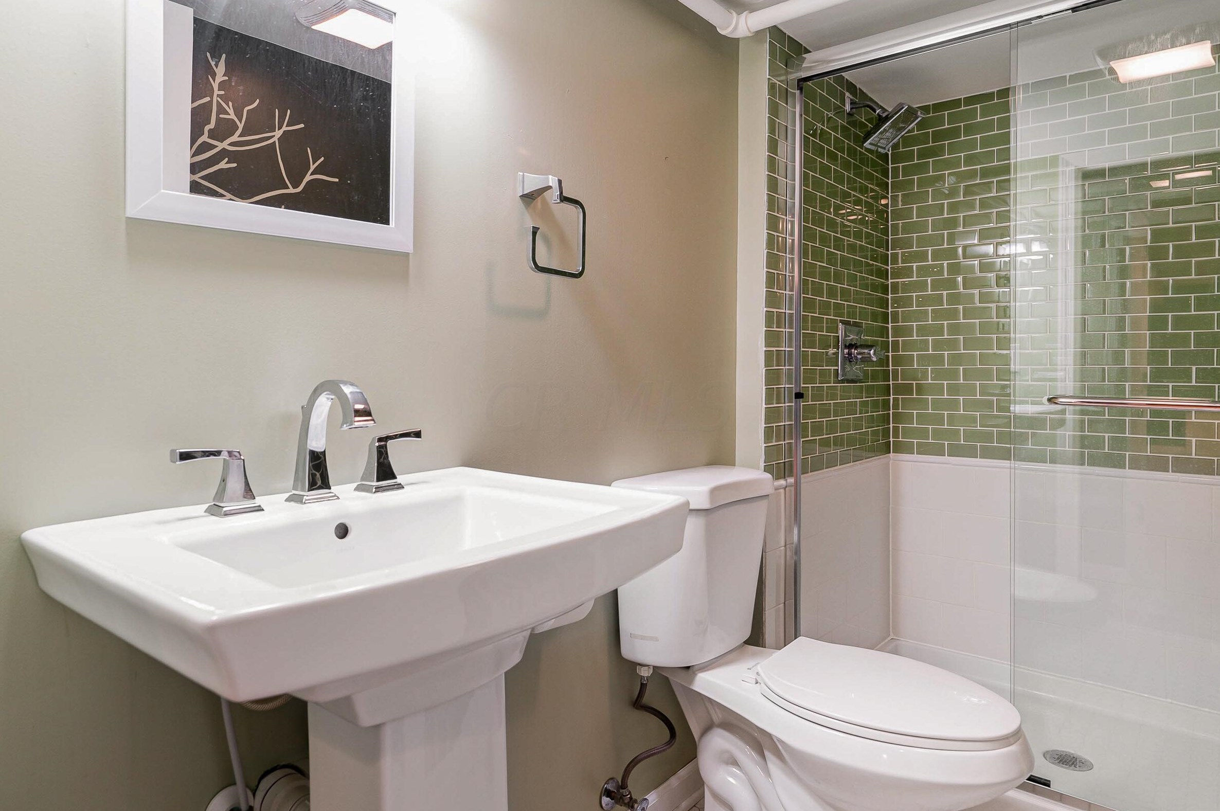 1052 2 Ave, Columbus OH 43201-3761 exterior