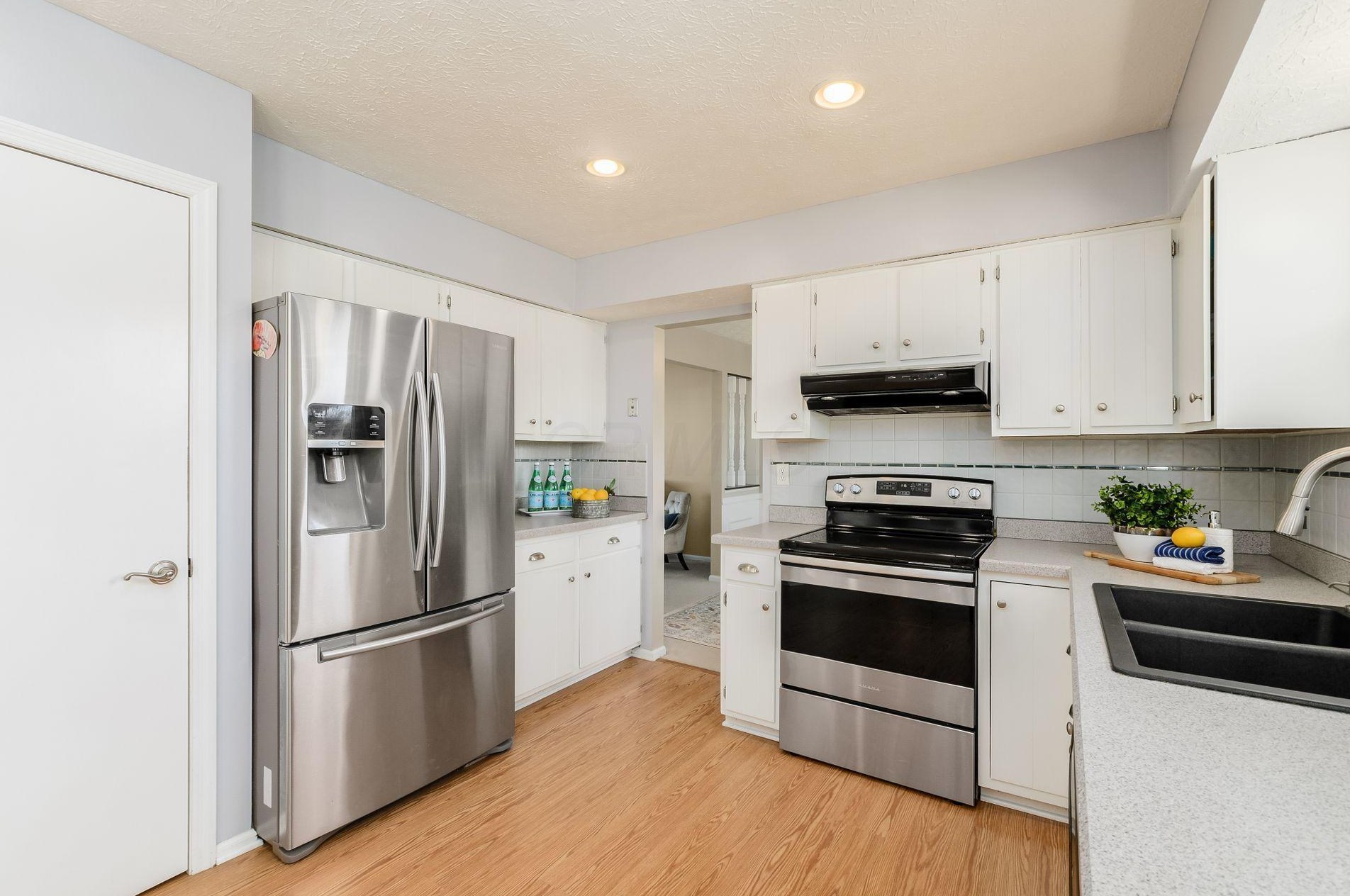 2851 Bella Via Ave, Columbus OH 43231-2305 exterior