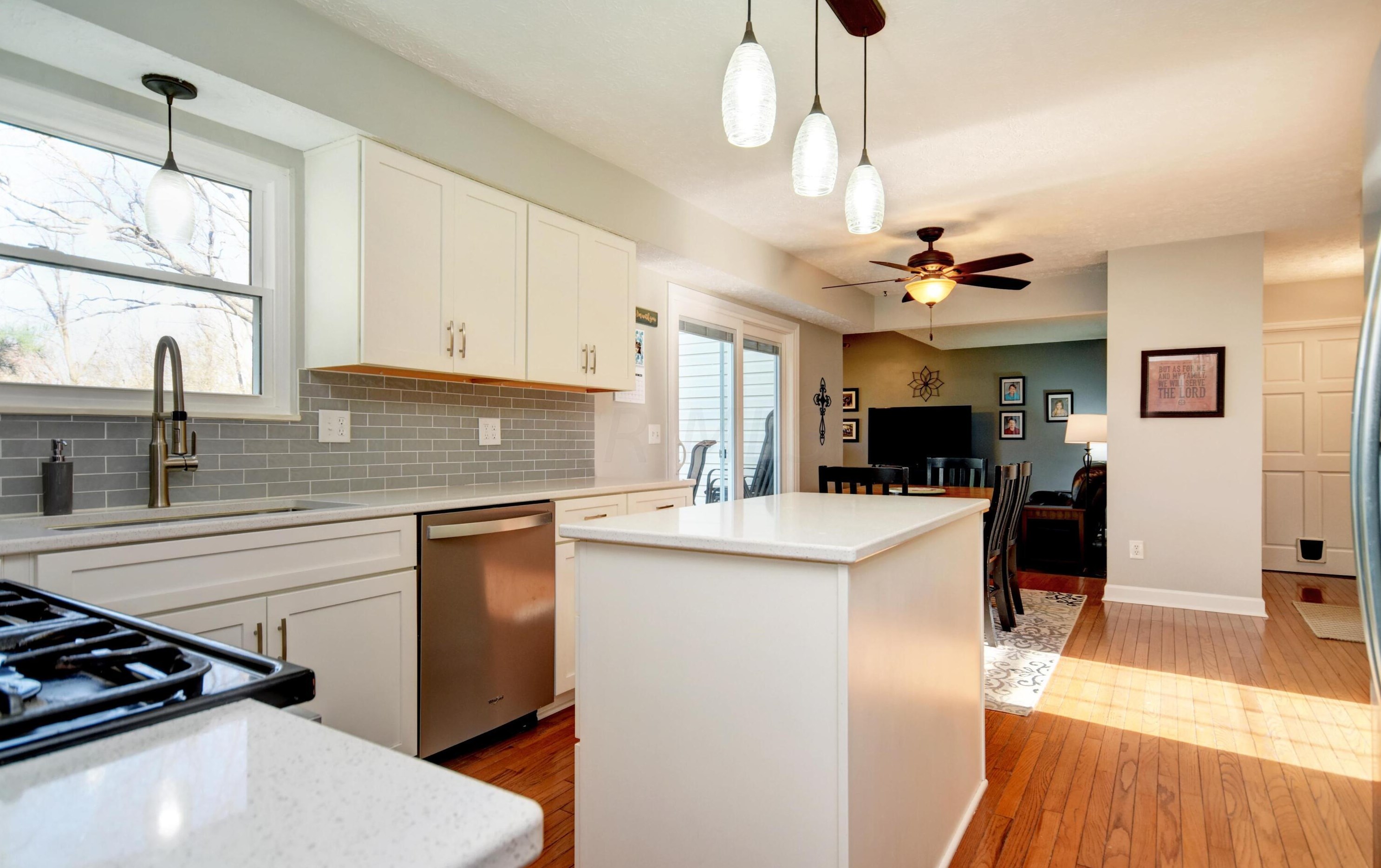 211 Ashley Ct, Columbus OH 43230-6250 exterior