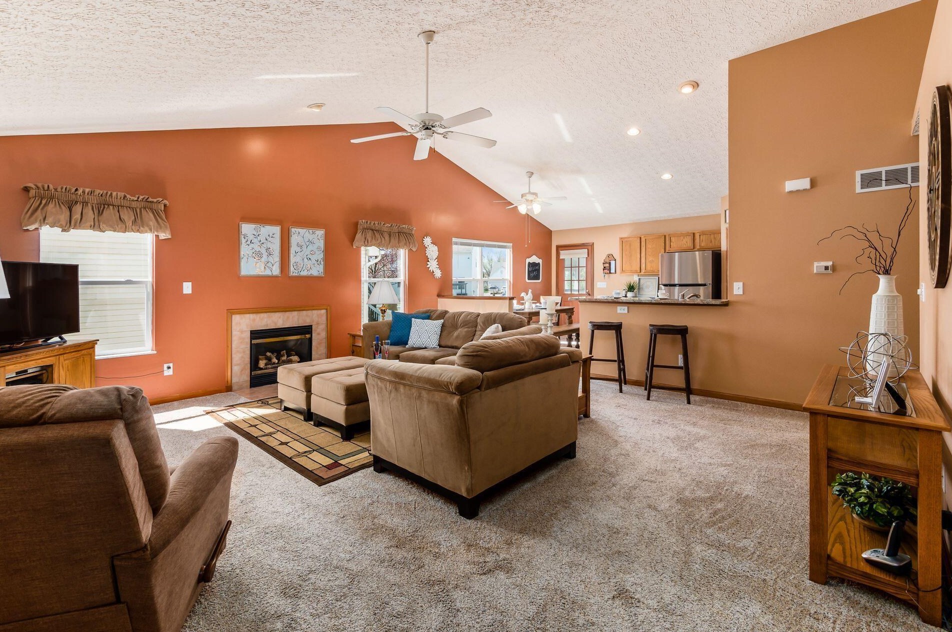 5555 Falco Dr, Westerville, OH 43081-8243