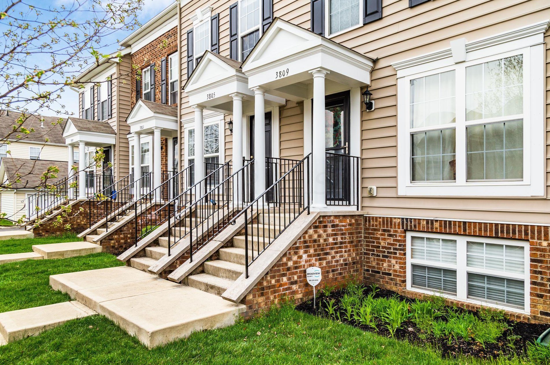 3805 Dowitcher Ln, Columbus OH  43230-6457 exterior