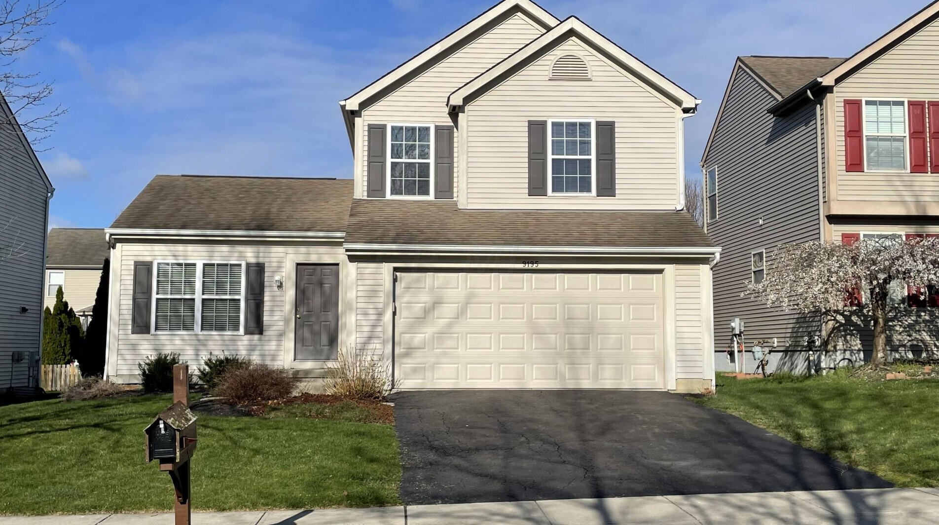9195 Prestwick Green Dr, Columbus, OH 43240-2149