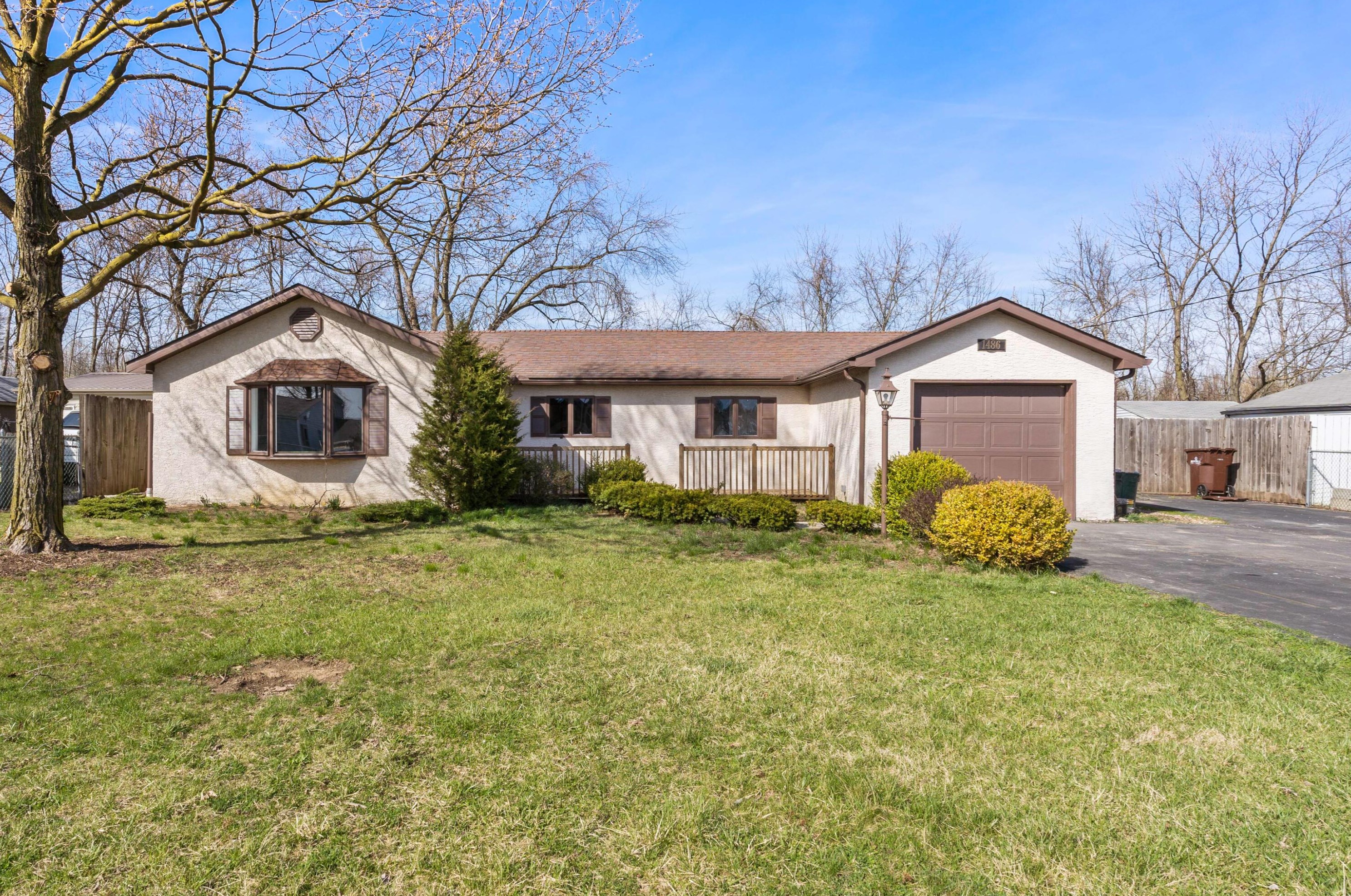 1486 Greenleaf Rd, Columbus, OH 43223-3206