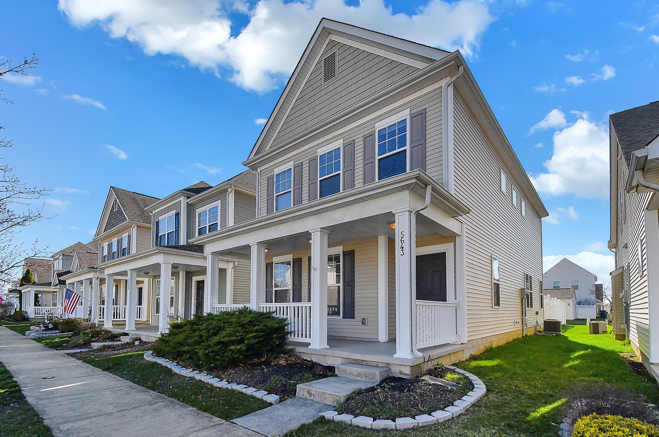 5643 Holly River Ave, Dublin, OH 43016-6183