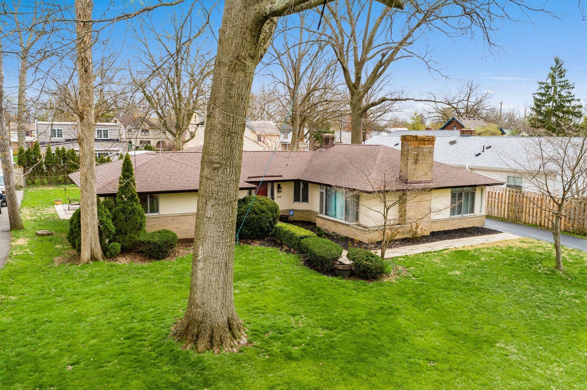114 Broadleigh Rd, Columbus, OH 43209-1508