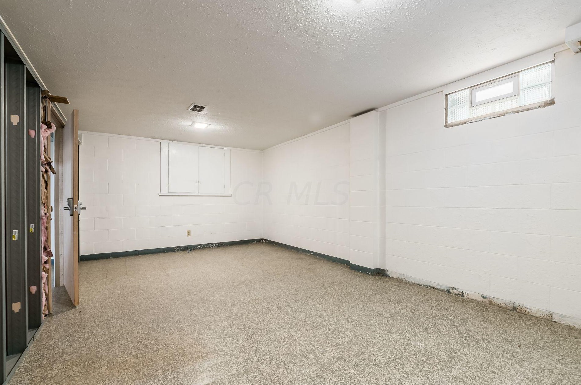 1106 Oberlin Dr, Columbus OH 43221-1630 exterior