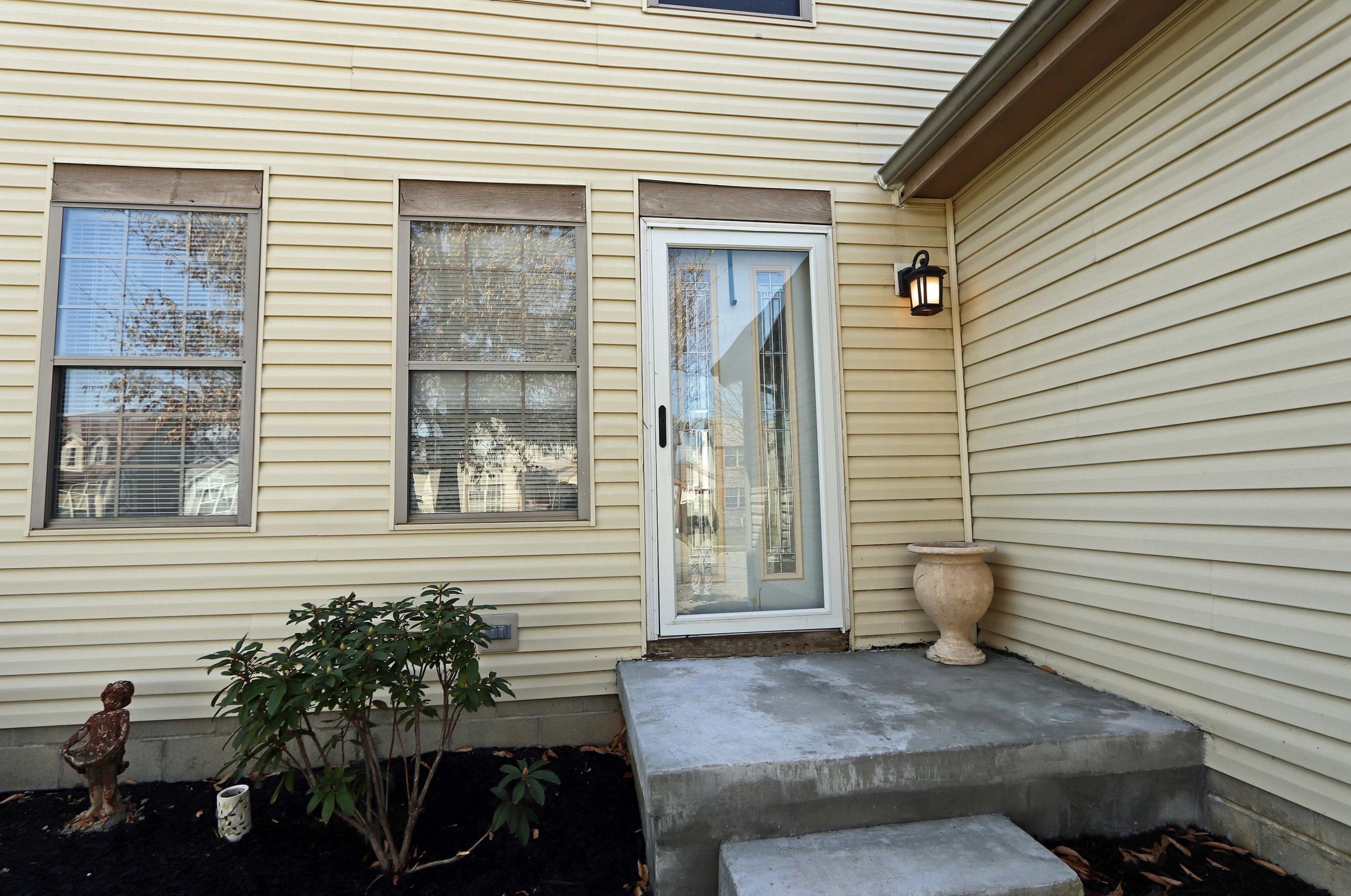 5429 Montaine Ave, Columbus, OH 43232-5477