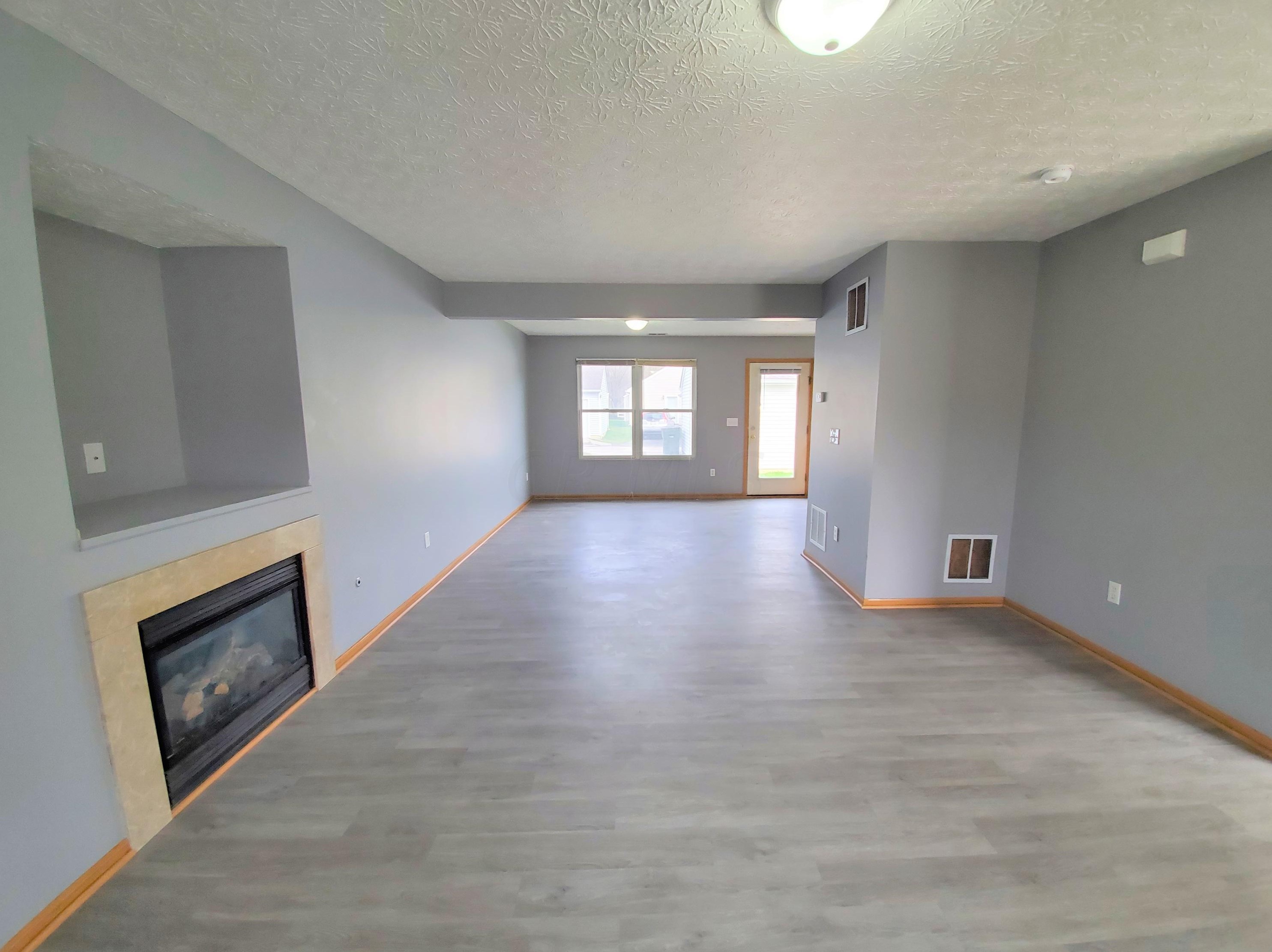 1852 Meadowlawn Dr, Columbus OH  43219-5524 exterior