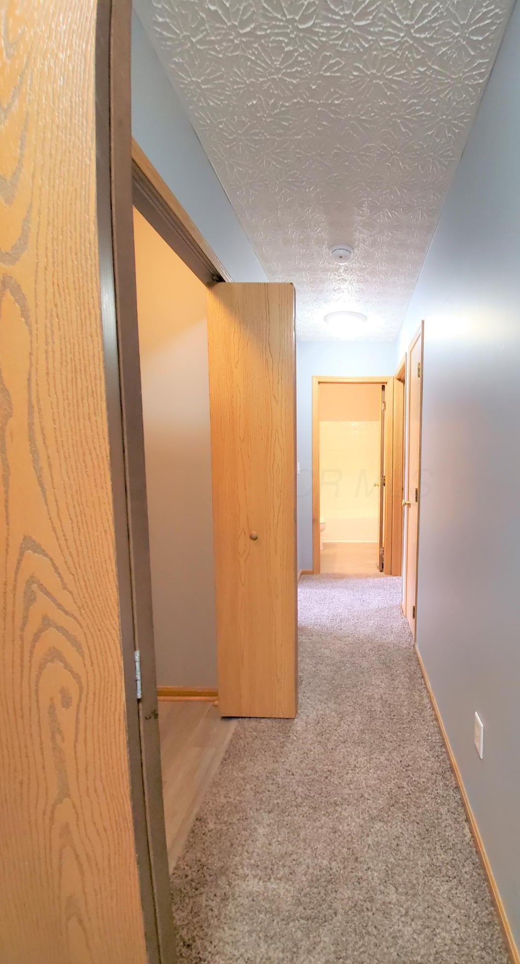 1852 Meadowlawn Dr, Columbus OH  43219-5524 exterior