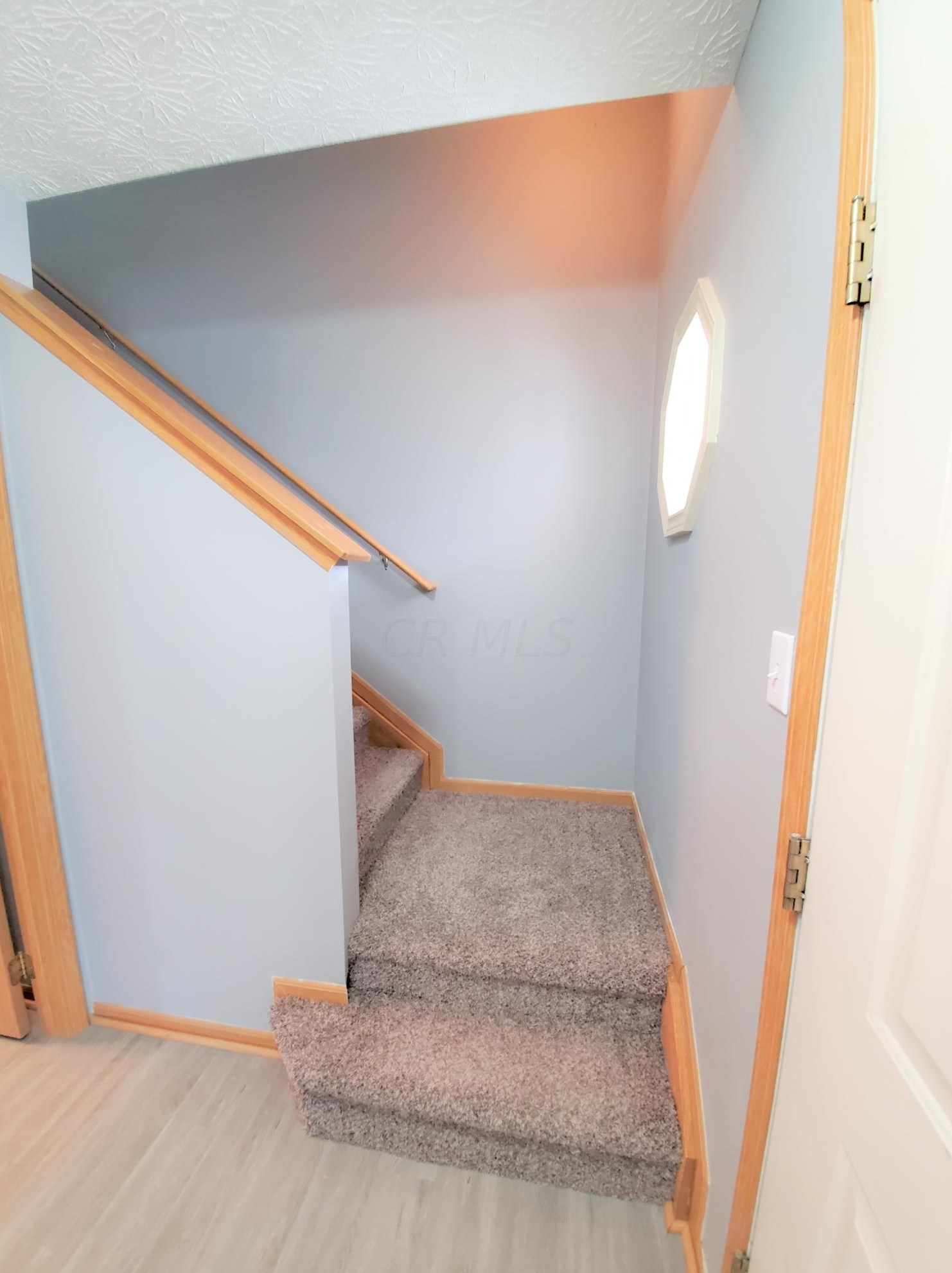 1852 Meadowlawn Dr, Columbus OH  43219-5524 exterior