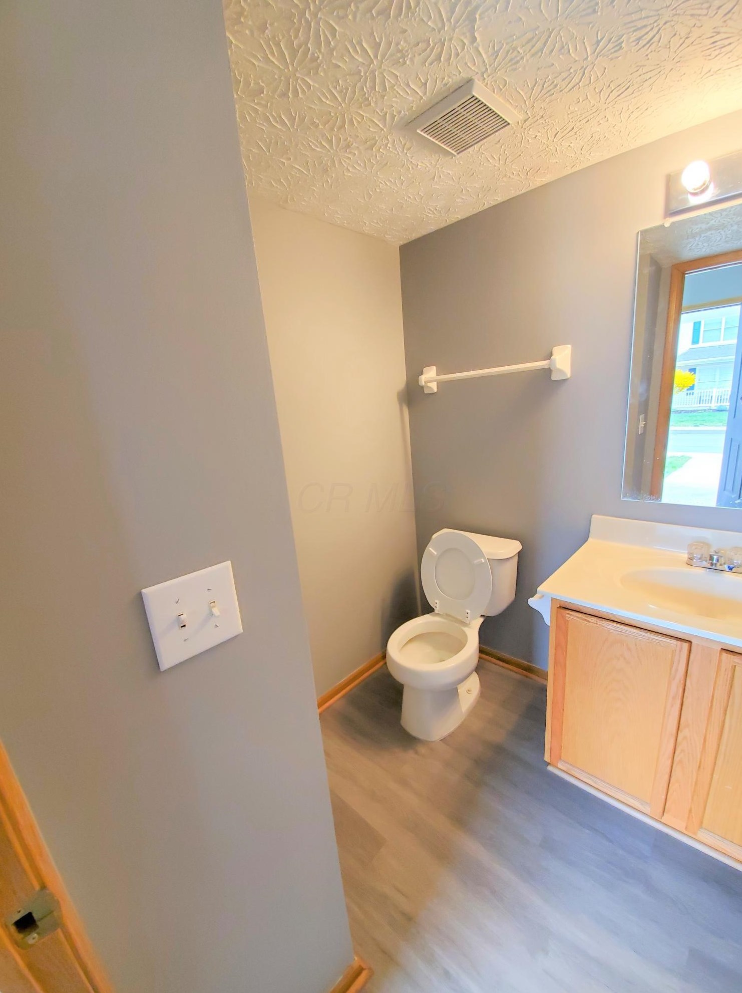 1852 Meadowlawn Dr, Columbus OH  43219-5524 exterior