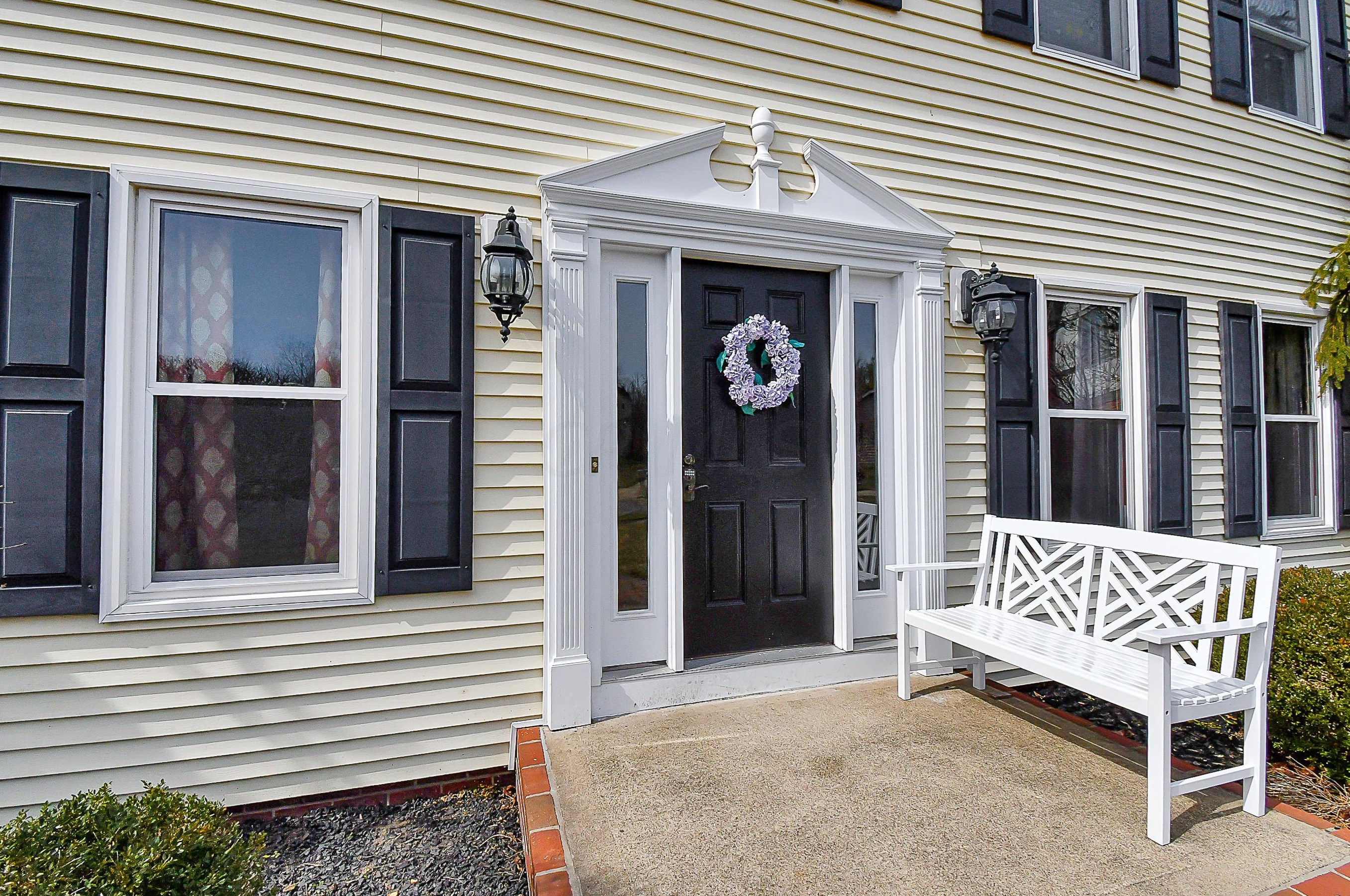 1917 York Town Ct, Lancaster, OH 43130-1243