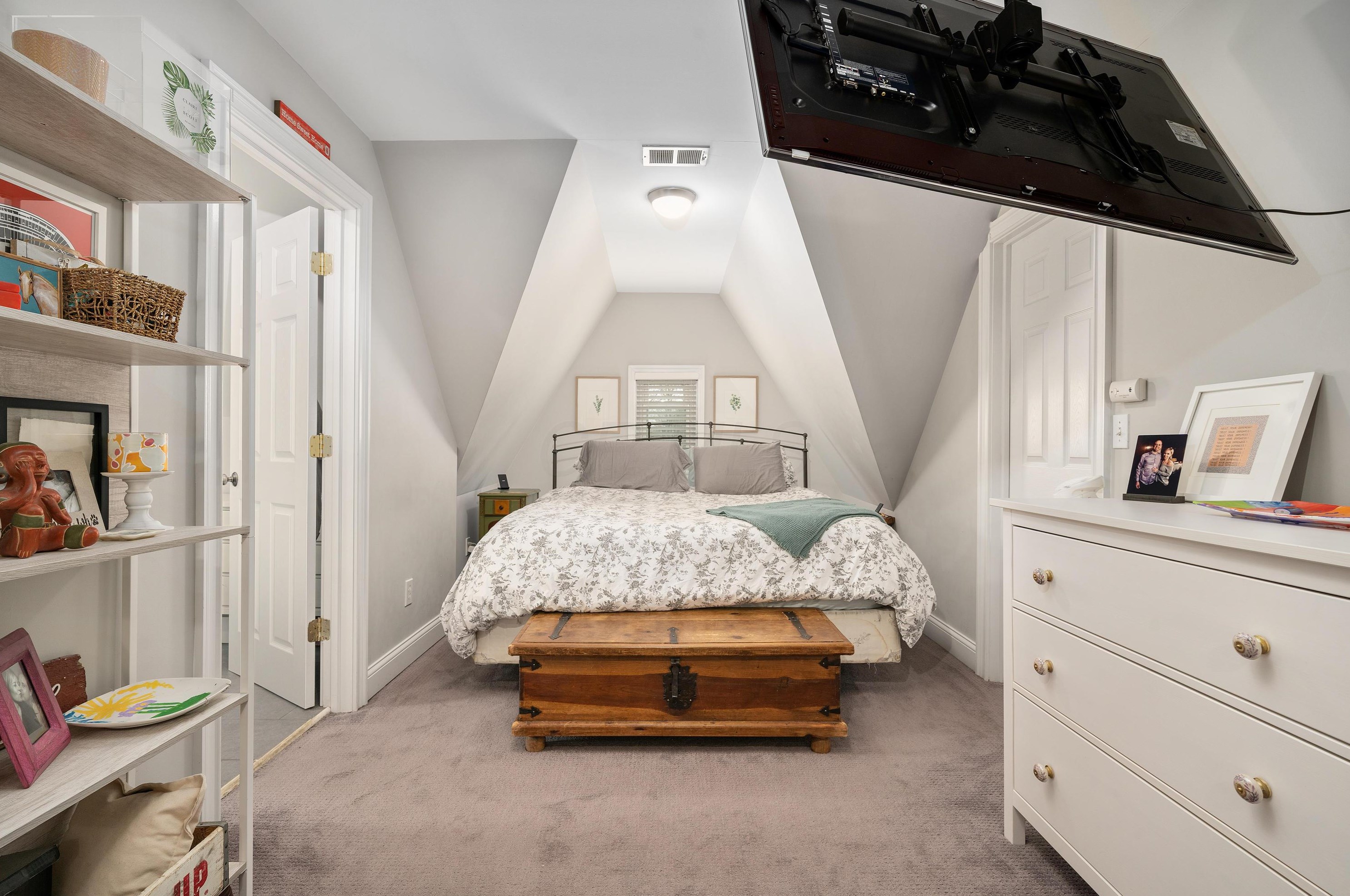 235 Remington Rd, Columbus OH 43209-2461 exterior