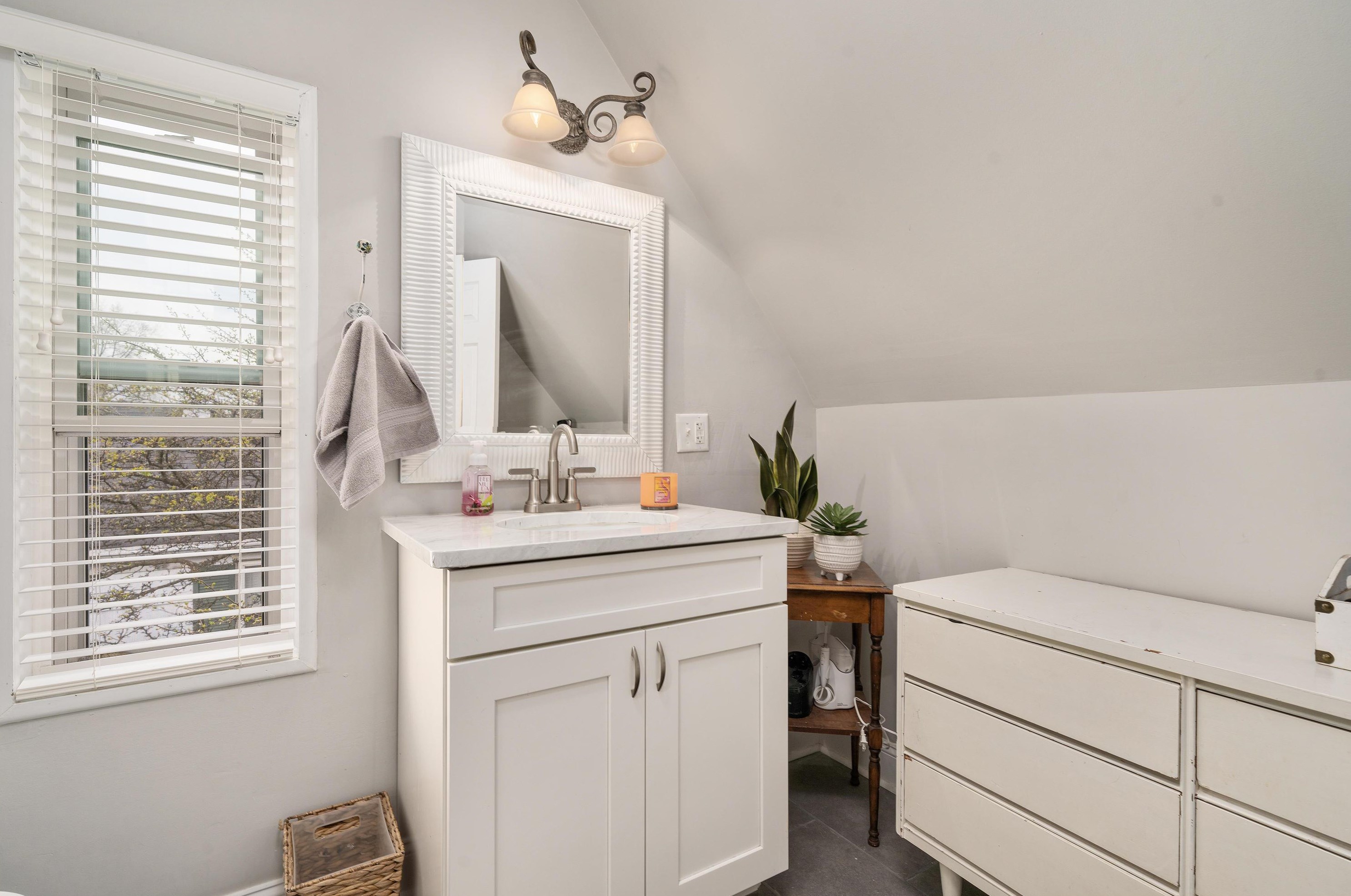 235 Remington Rd, Columbus OH 43209-2461 exterior