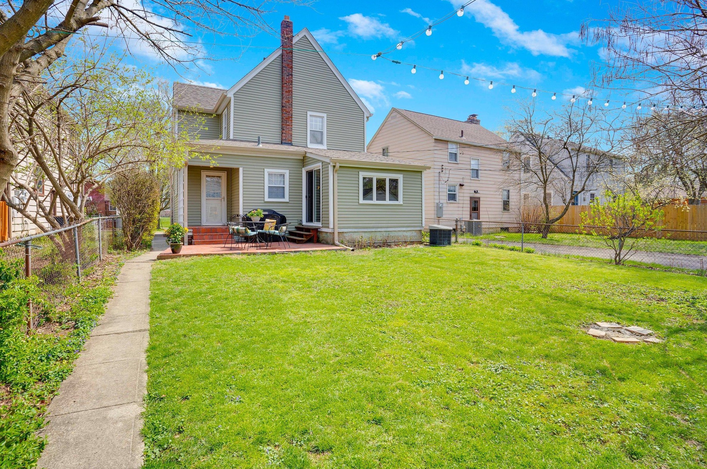 921 Remington Rd, Columbus OH 43209-2459 exterior