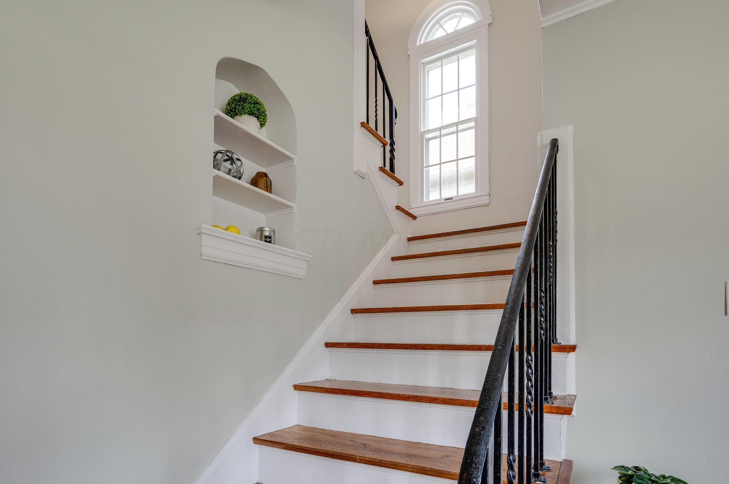 921 Remington Rd, Columbus OH 43209-2459 exterior