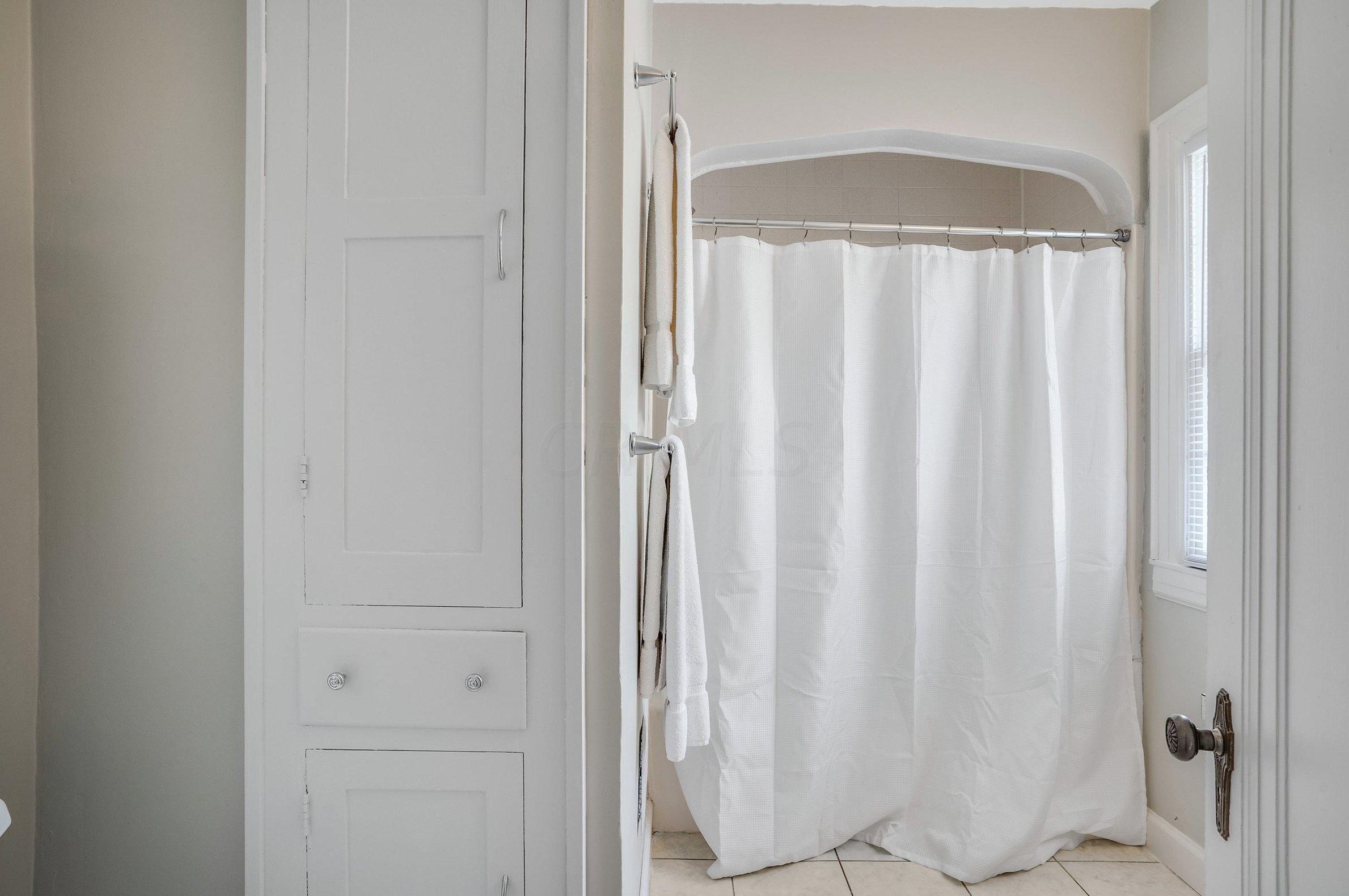 921 Remington Rd, Columbus OH 43209-2459 exterior