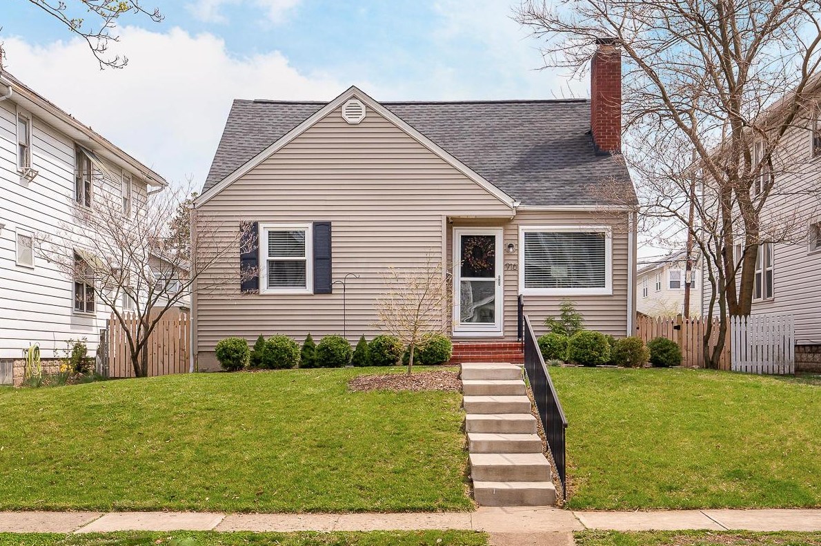 916 Oxley Rd, Columbus, OH 43212-3711
