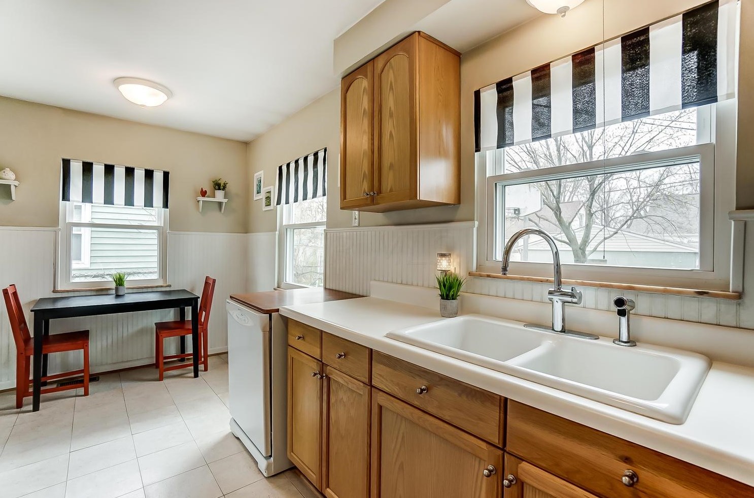 3443 Dresden St, Columbus OH 43224-3442 exterior