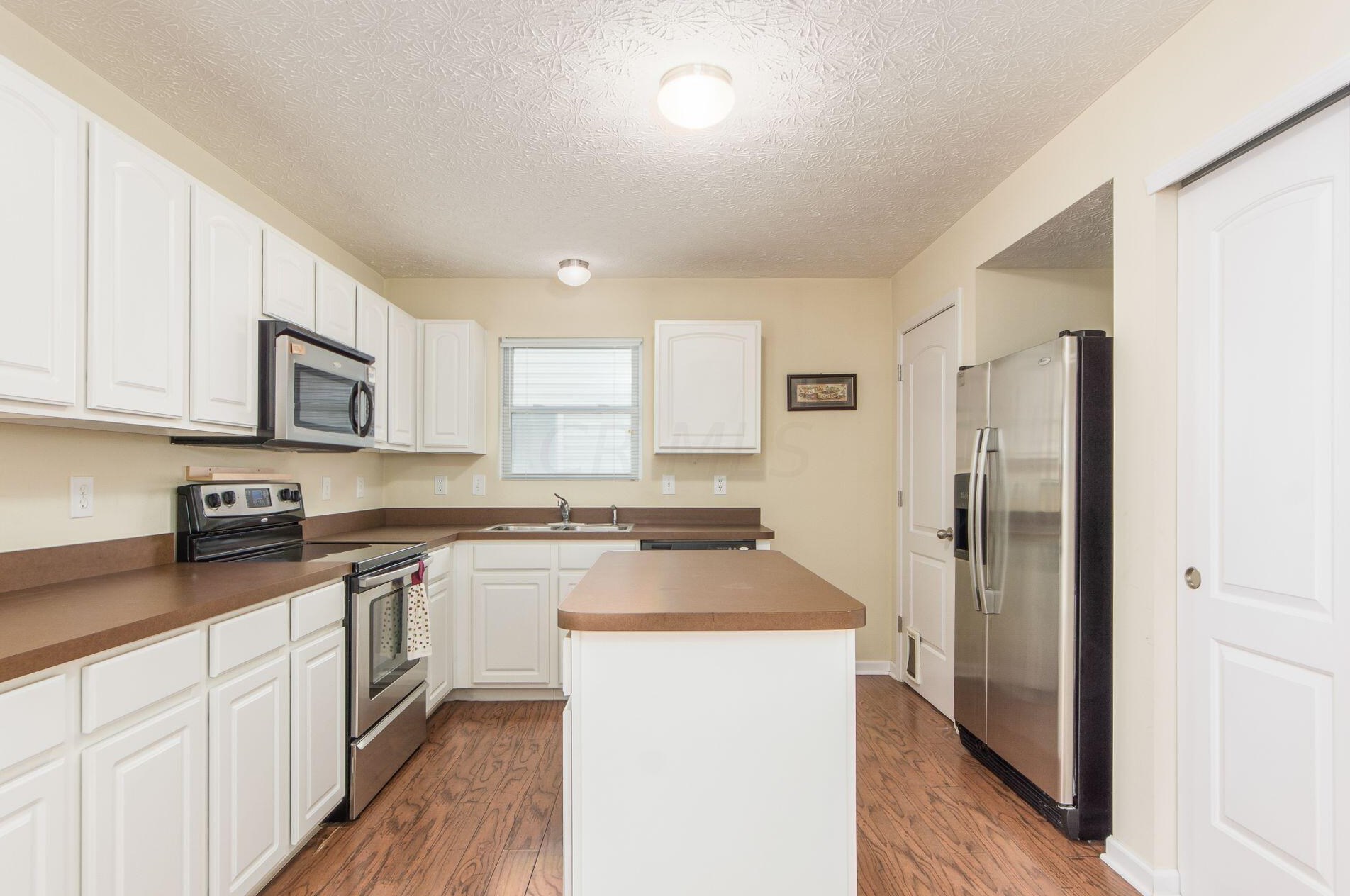 5554 Spring River Ave, Dublin, OH 43016-6278