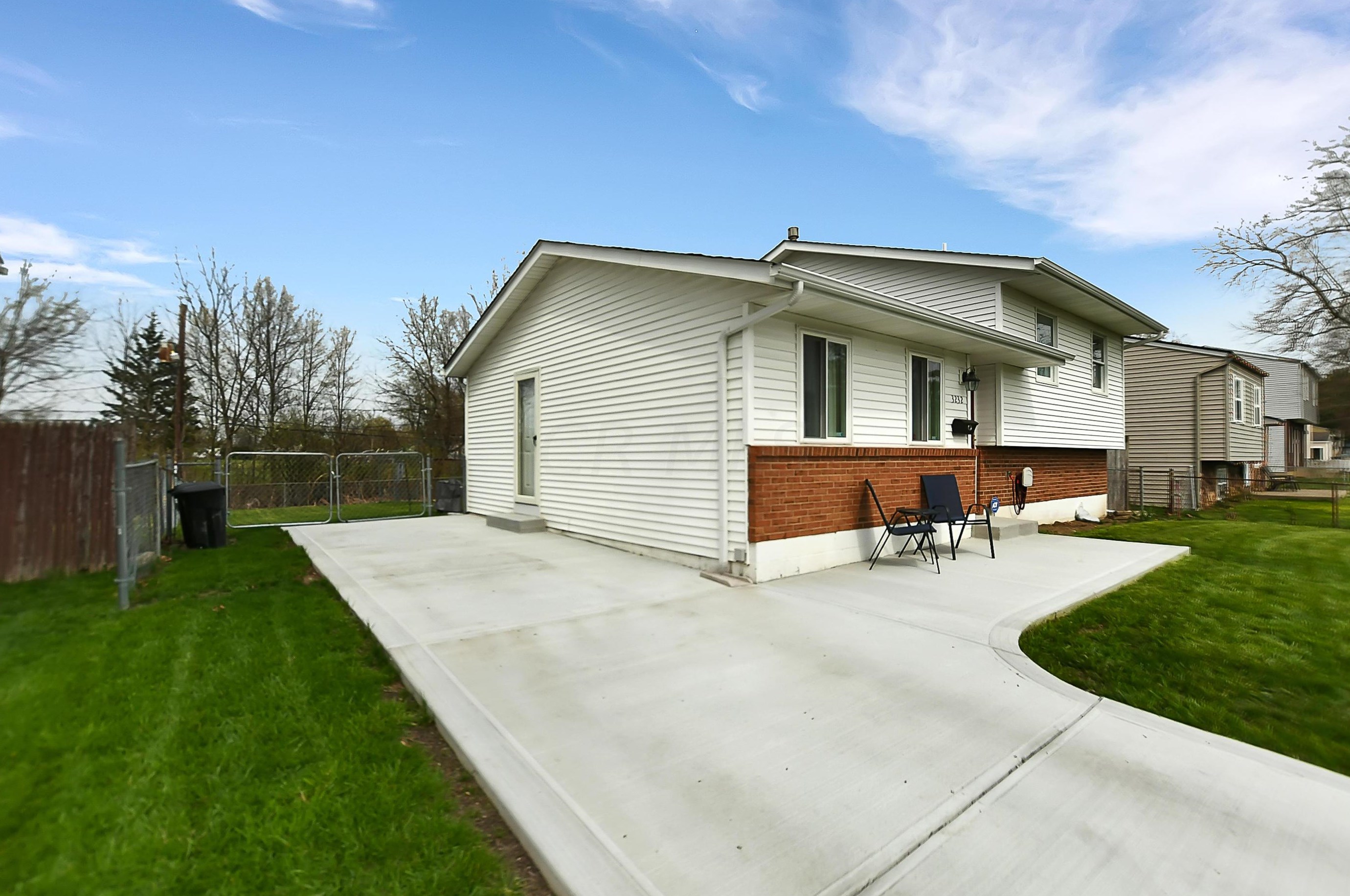 3232 Latonia Rd, Columbus, OH 43232-5940