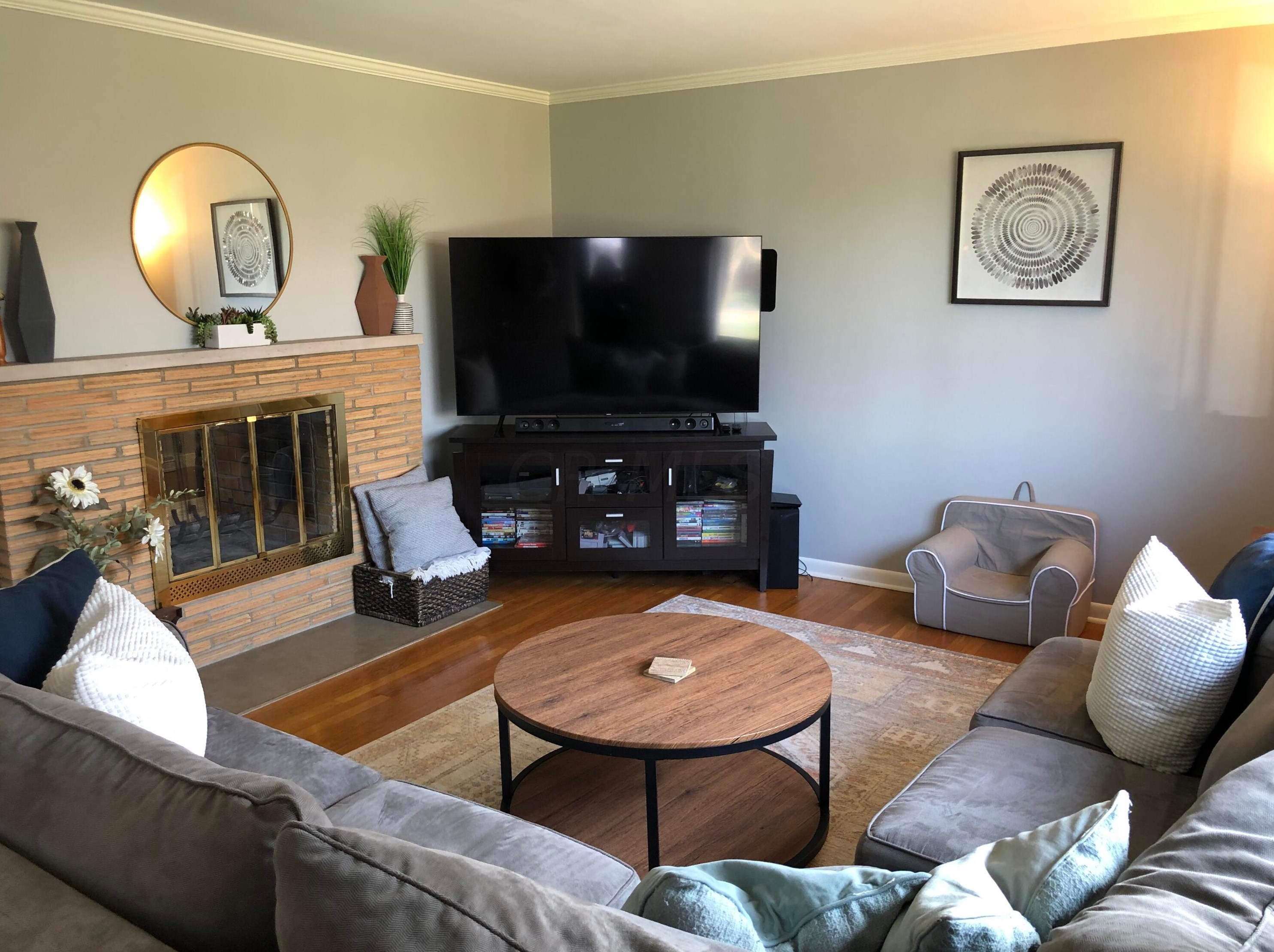 838 Janet Dr, Columbus OH 43224-2638 exterior