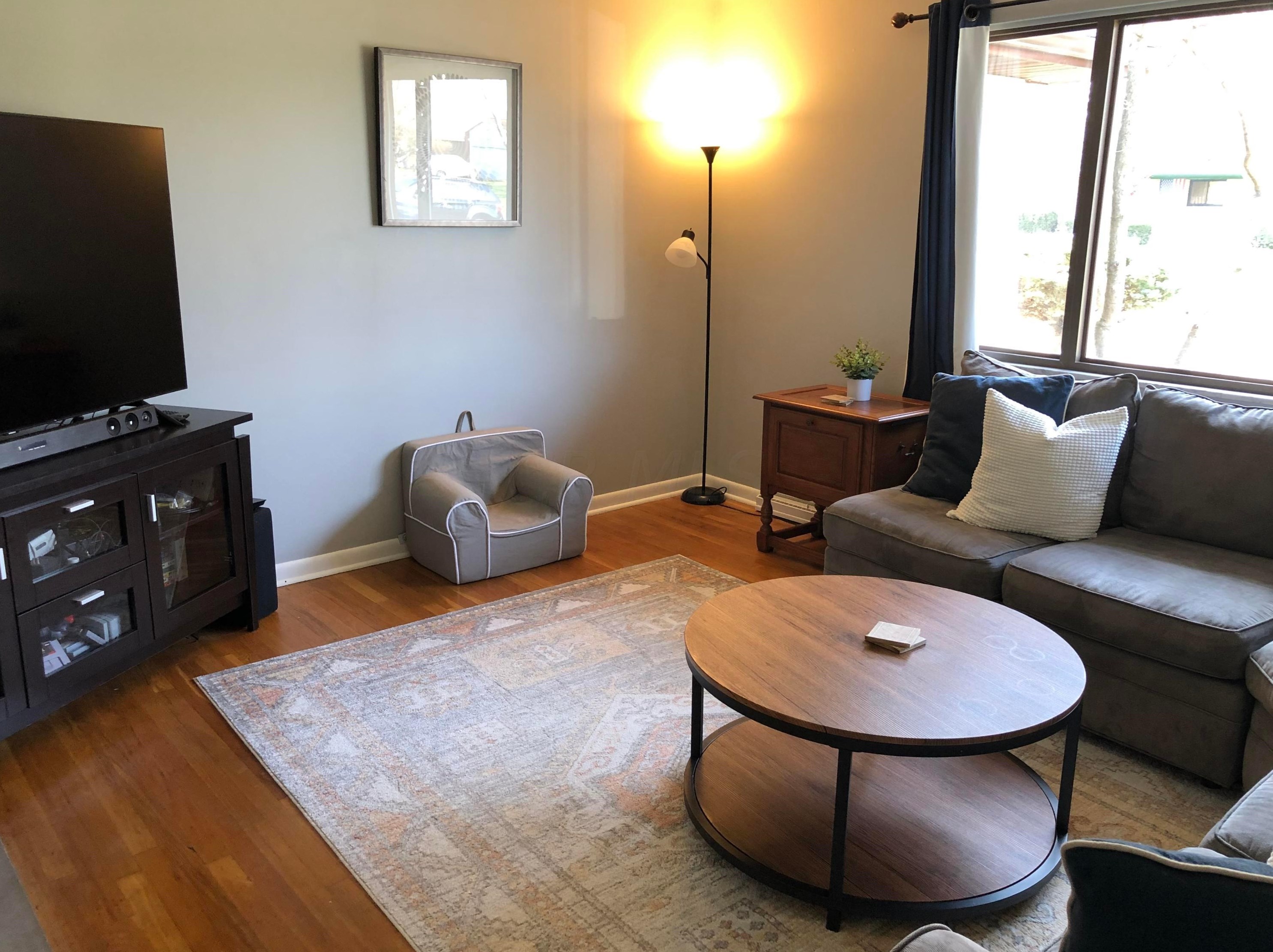 838 Janet Dr, Columbus OH 43224-2638 exterior