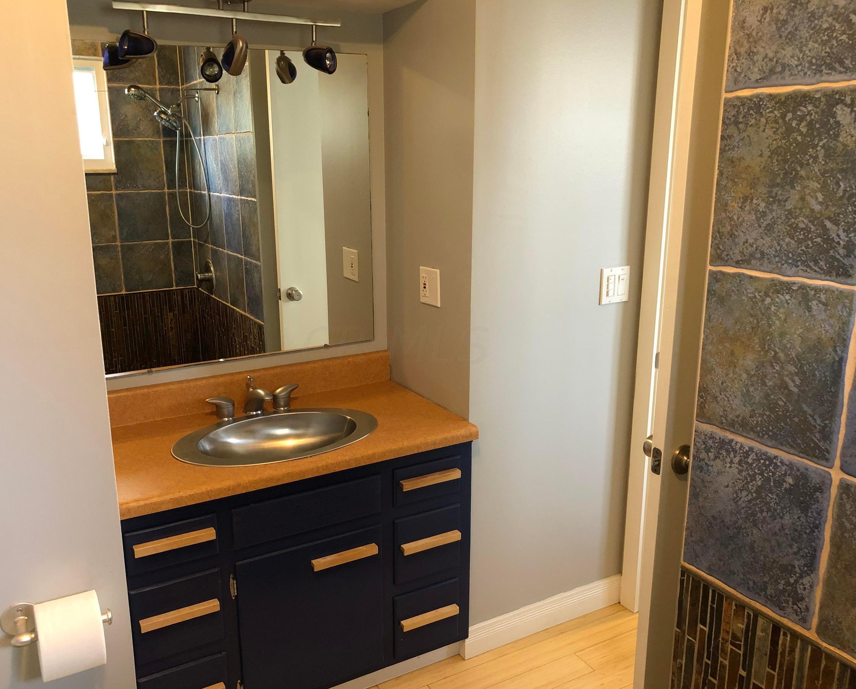 838 Janet Dr, Columbus OH 43224-2638 exterior