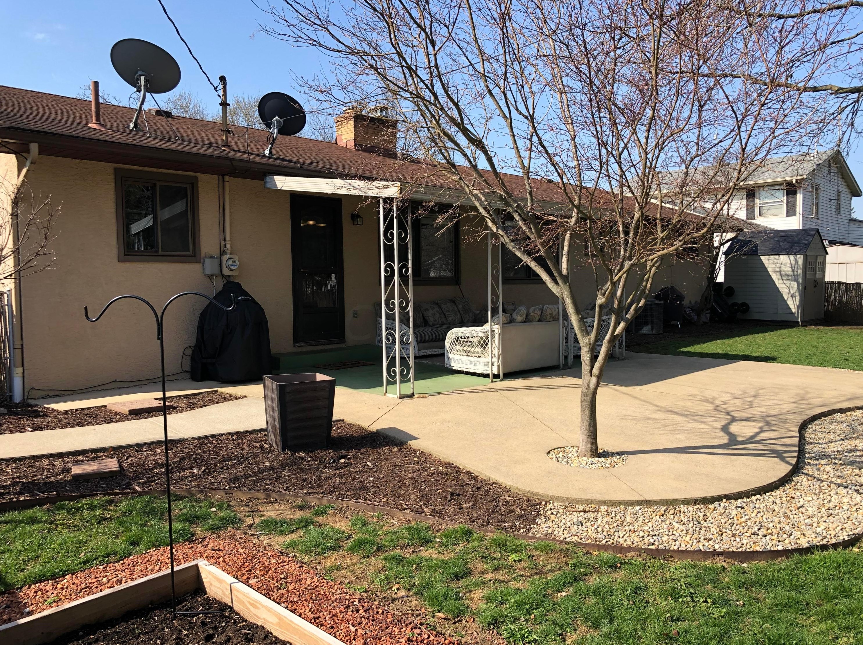 838 Janet Dr, Columbus OH 43224-2638 exterior