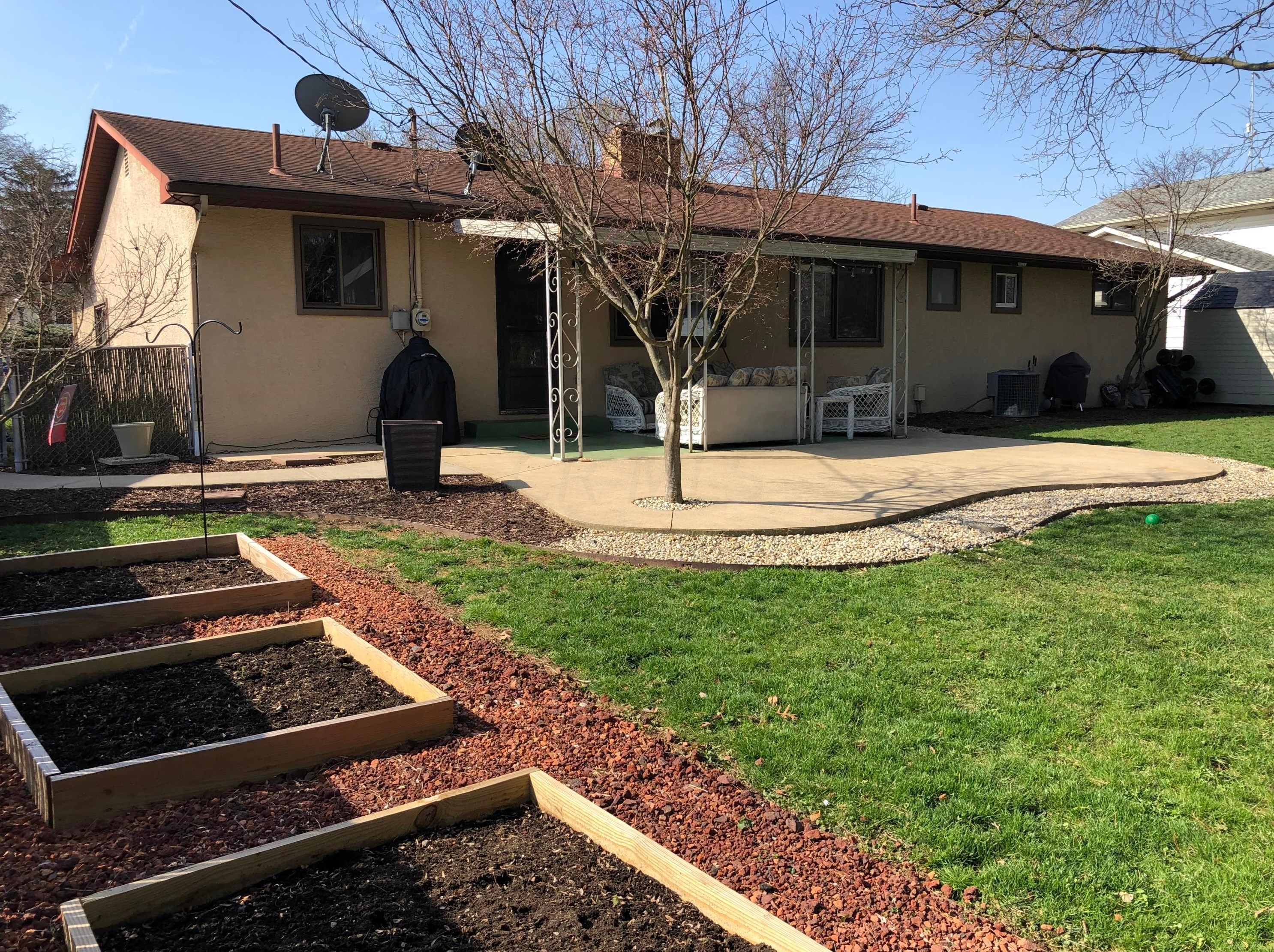 838 Janet Dr, Columbus OH 43224-2638 exterior