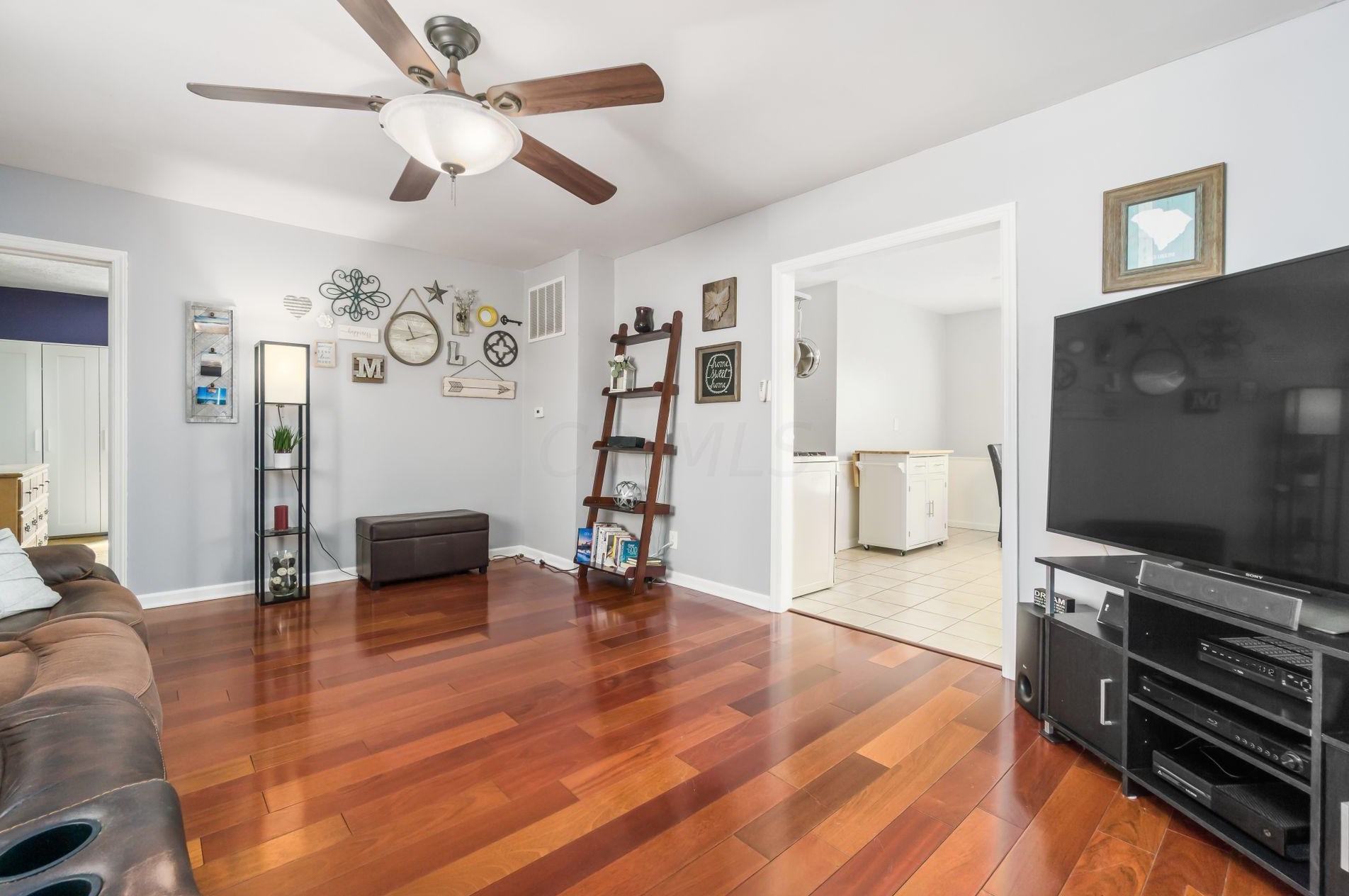 947 Hart Rd, Columbus OH 43223-3326 exterior