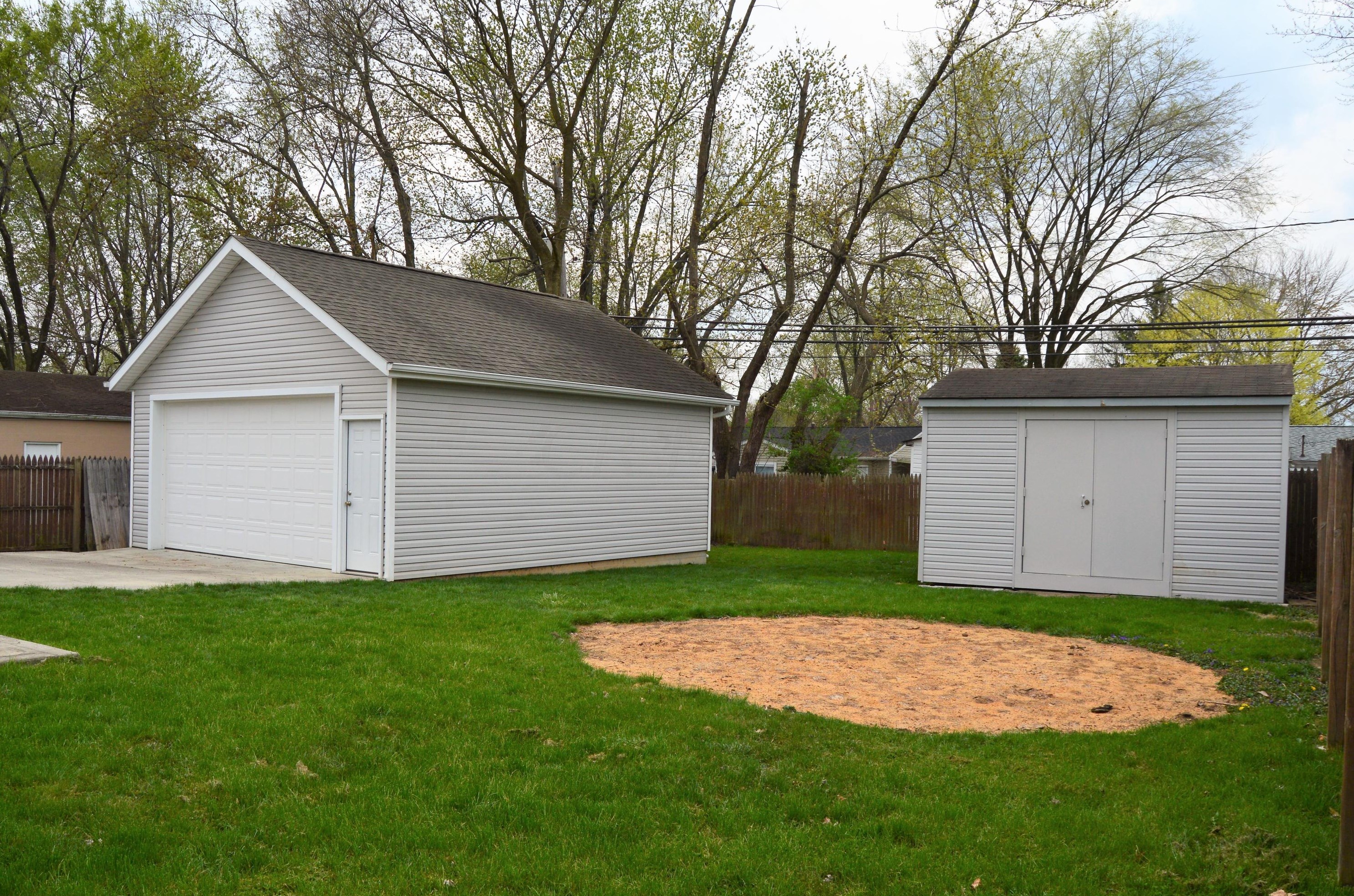 5211 Zimmer Dr, Columbus OH 43232-6047 exterior