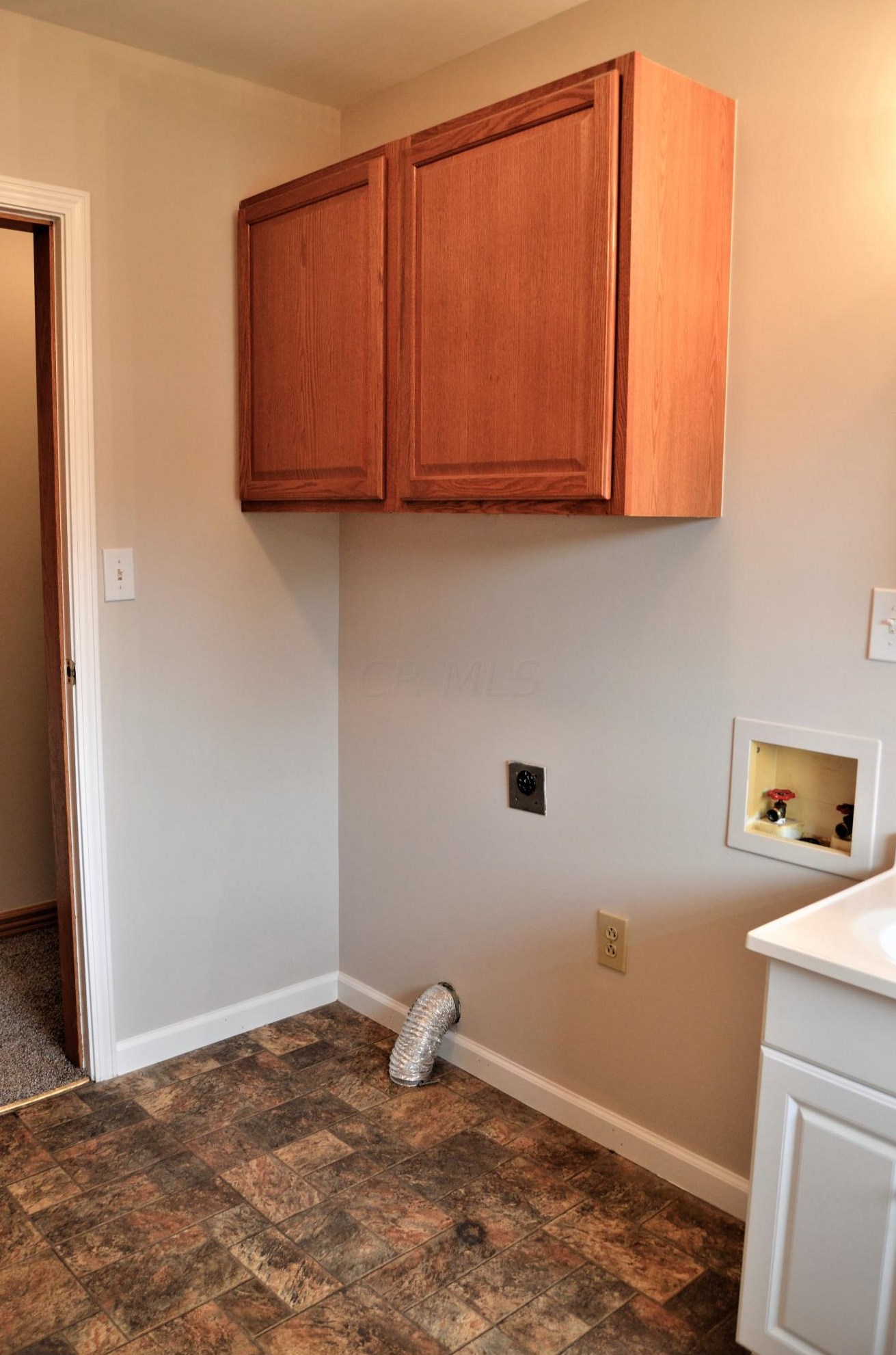 5211 Zimmer Dr, Columbus OH 43232-6047 exterior