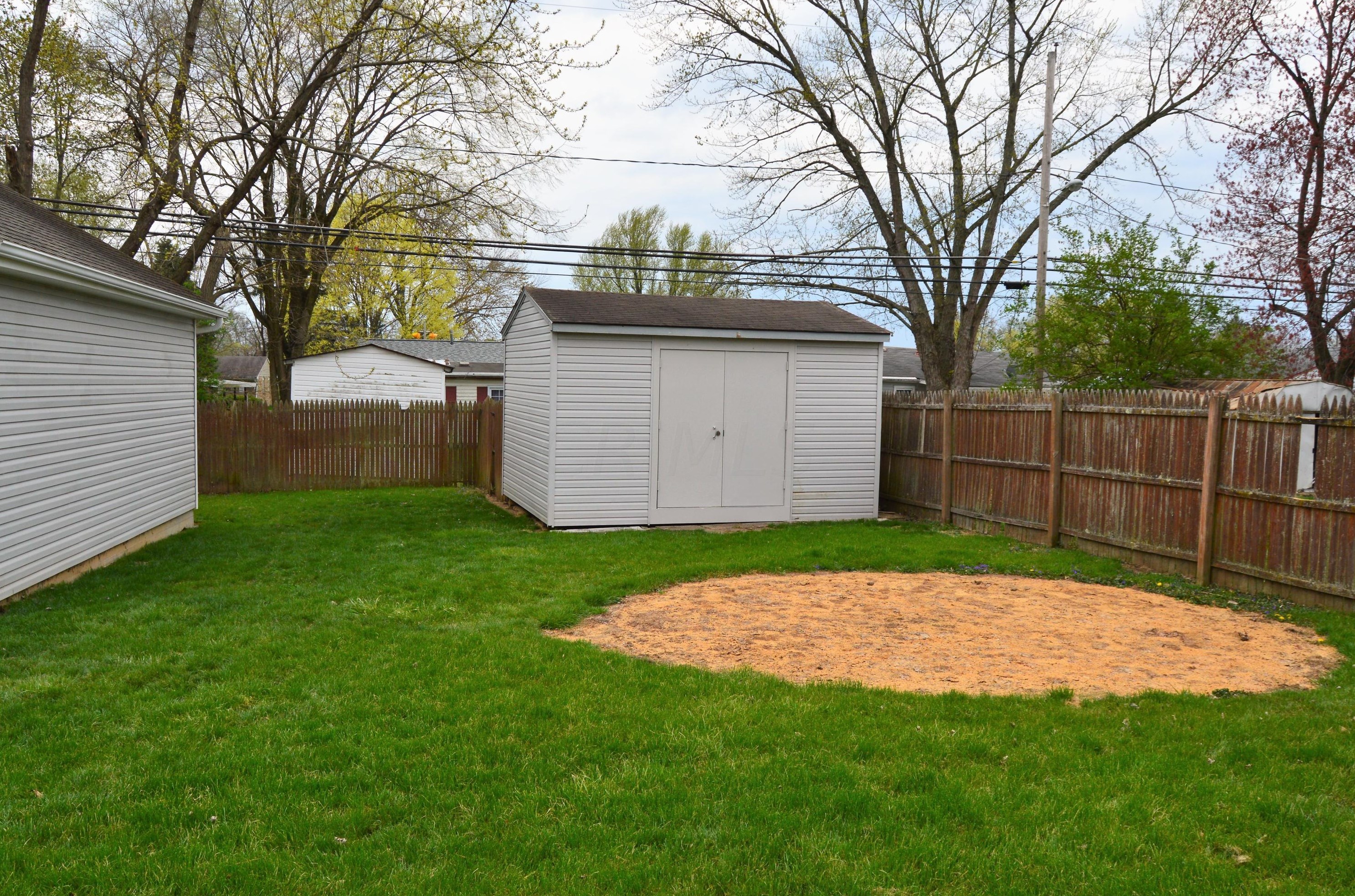 5211 Zimmer Dr, Columbus OH 43232-6047 exterior