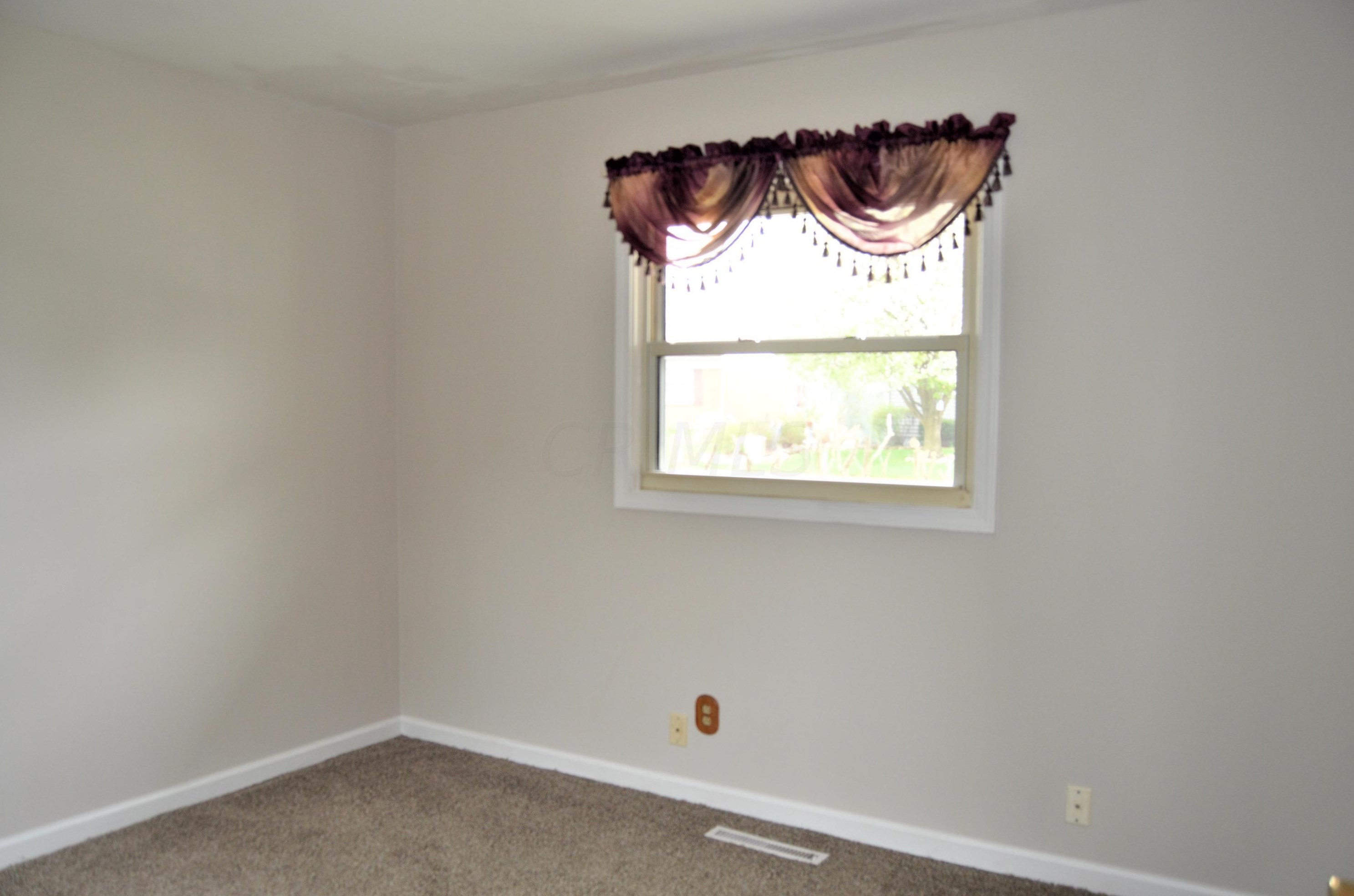 5211 Zimmer Dr, Columbus OH 43232-6047 exterior