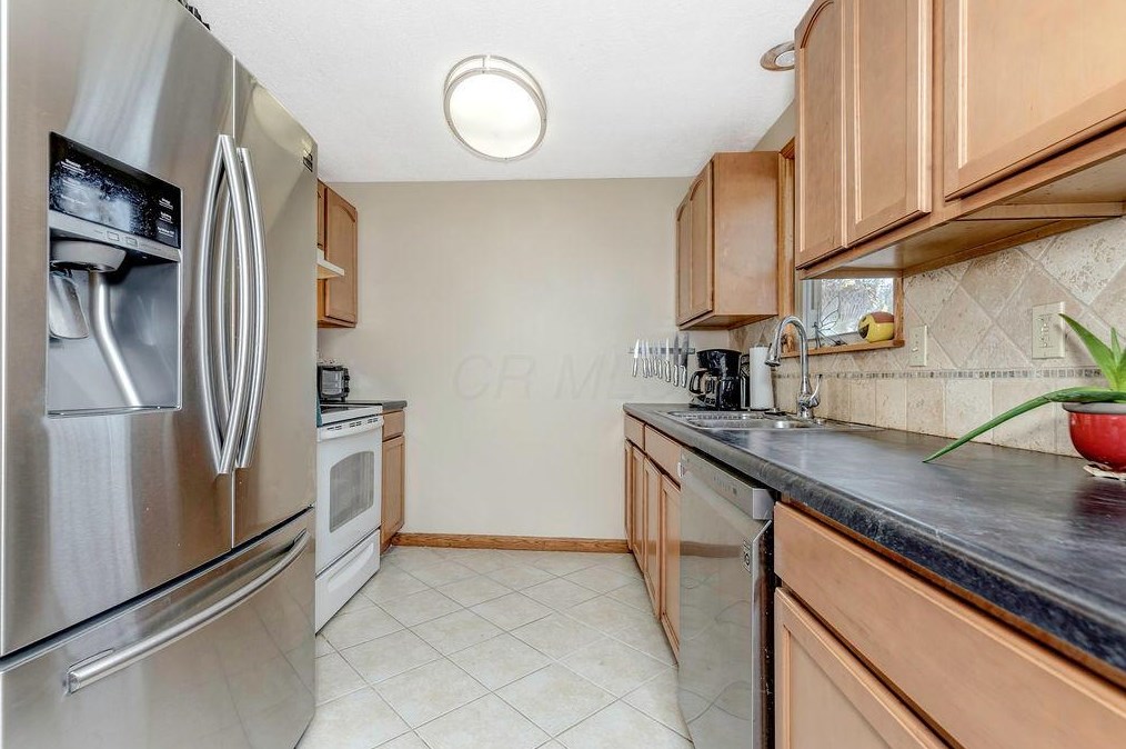 5023 Albany Dr, Columbus OH 43232-6229 exterior