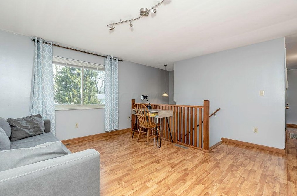 5023 Albany Dr, Columbus OH 43232-6229 exterior