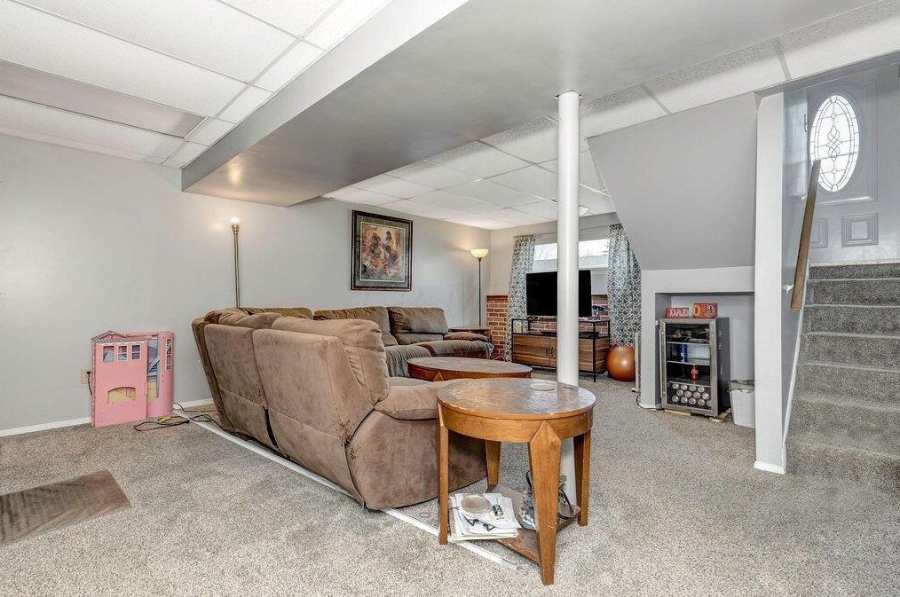 5023 Albany Dr, Columbus OH 43232-6229 exterior