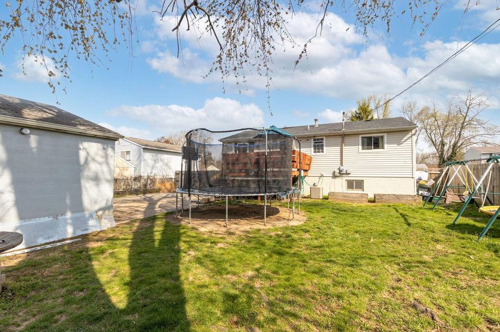 5023 Albany Dr, Columbus OH 43232-6229 exterior