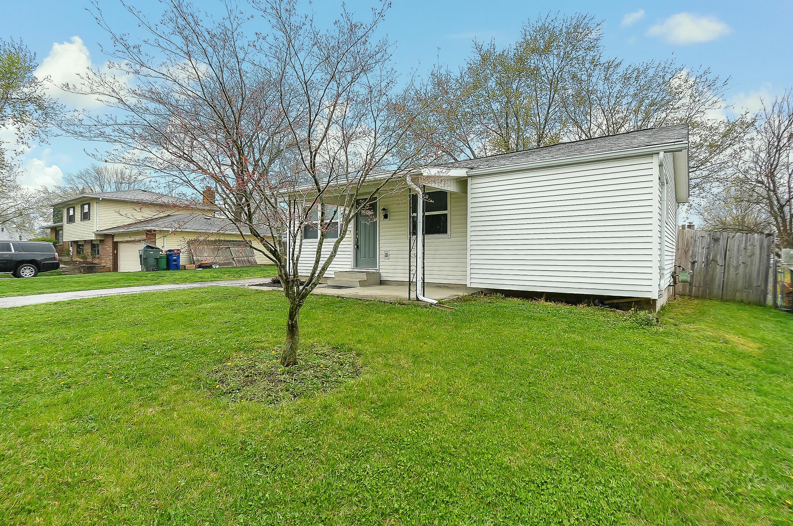 1679 Woodhurst Ct, Columbus, OH 43223-3533