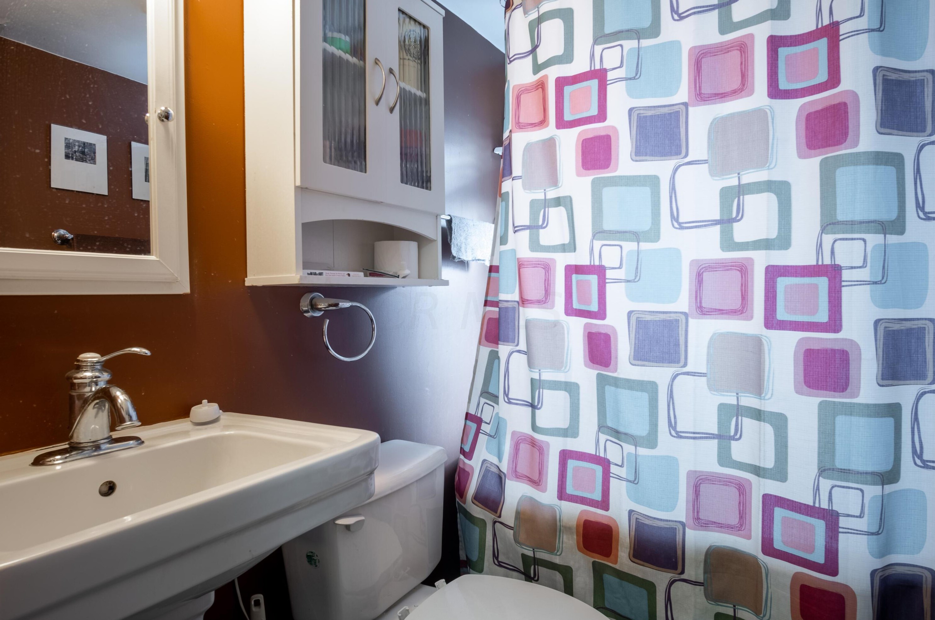 431 Crestview Rd, Columbus OH 43202-2244 exterior