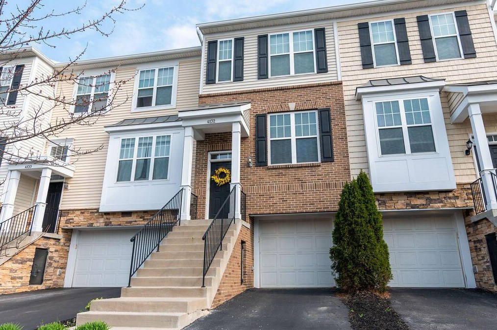 4132 Adalric Dr, Columbus, OH 43219-6199