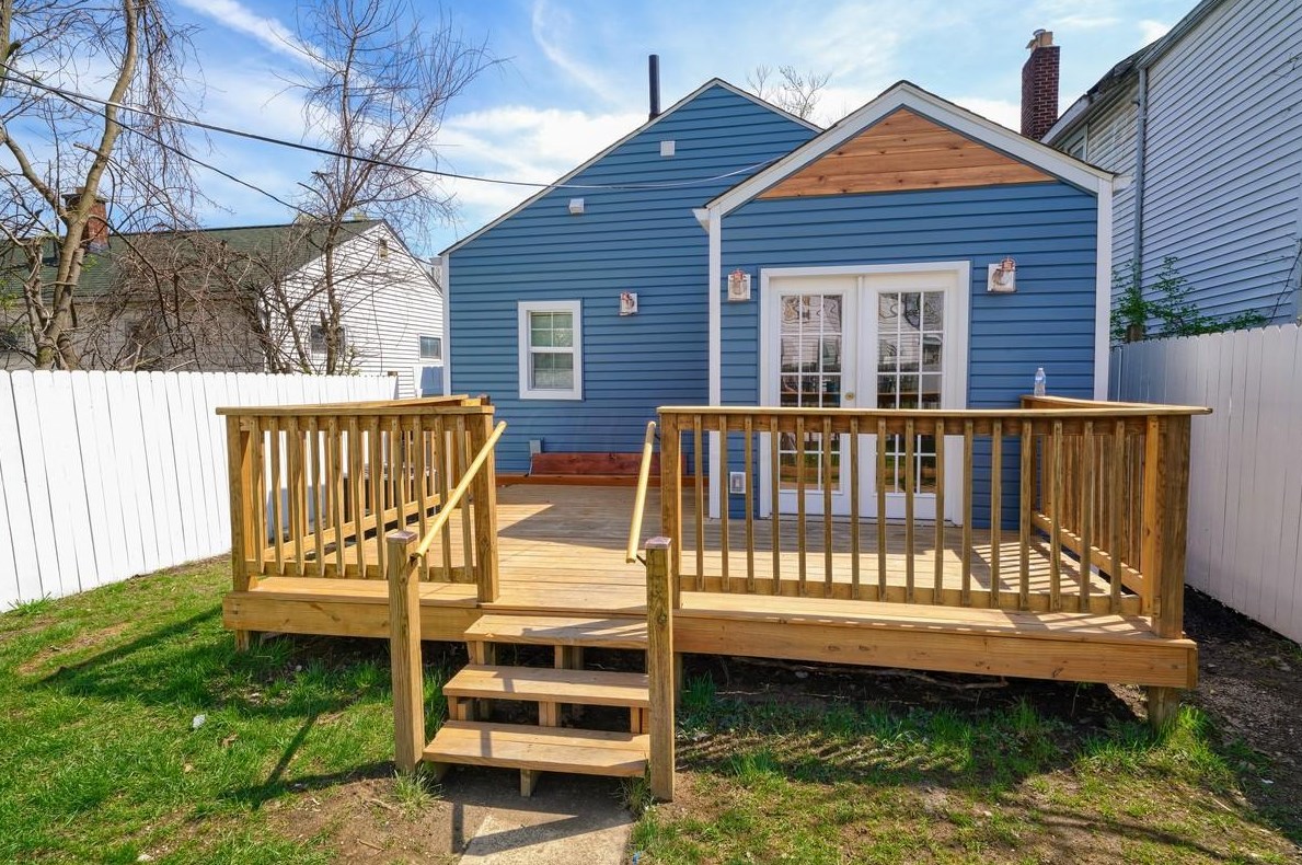 1438 Atcheson St, Columbus OH  43203-1121 exterior